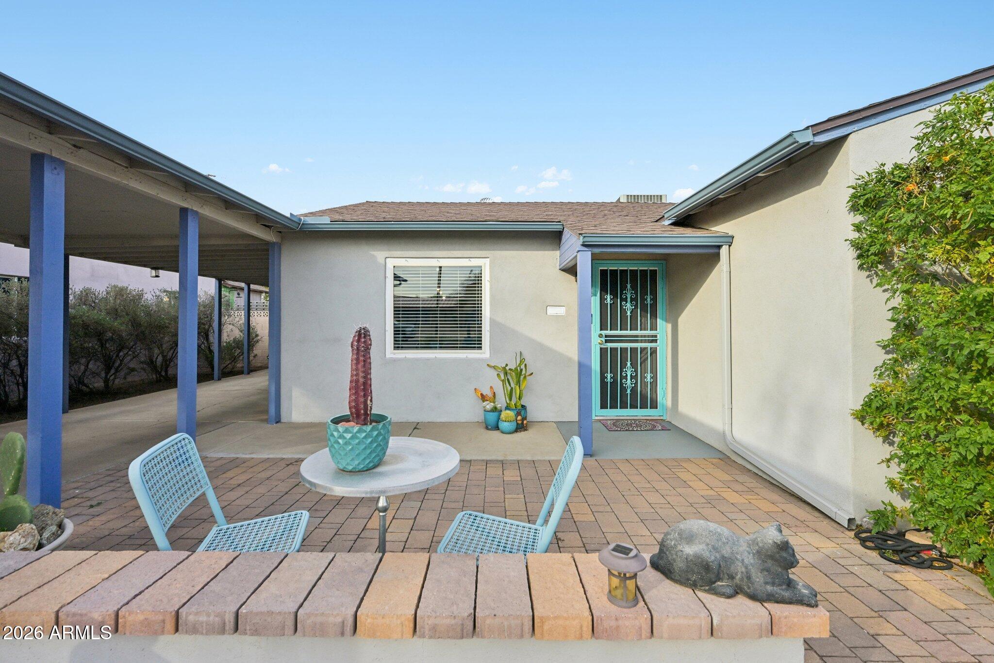 1202 W CLARENDON Avenue