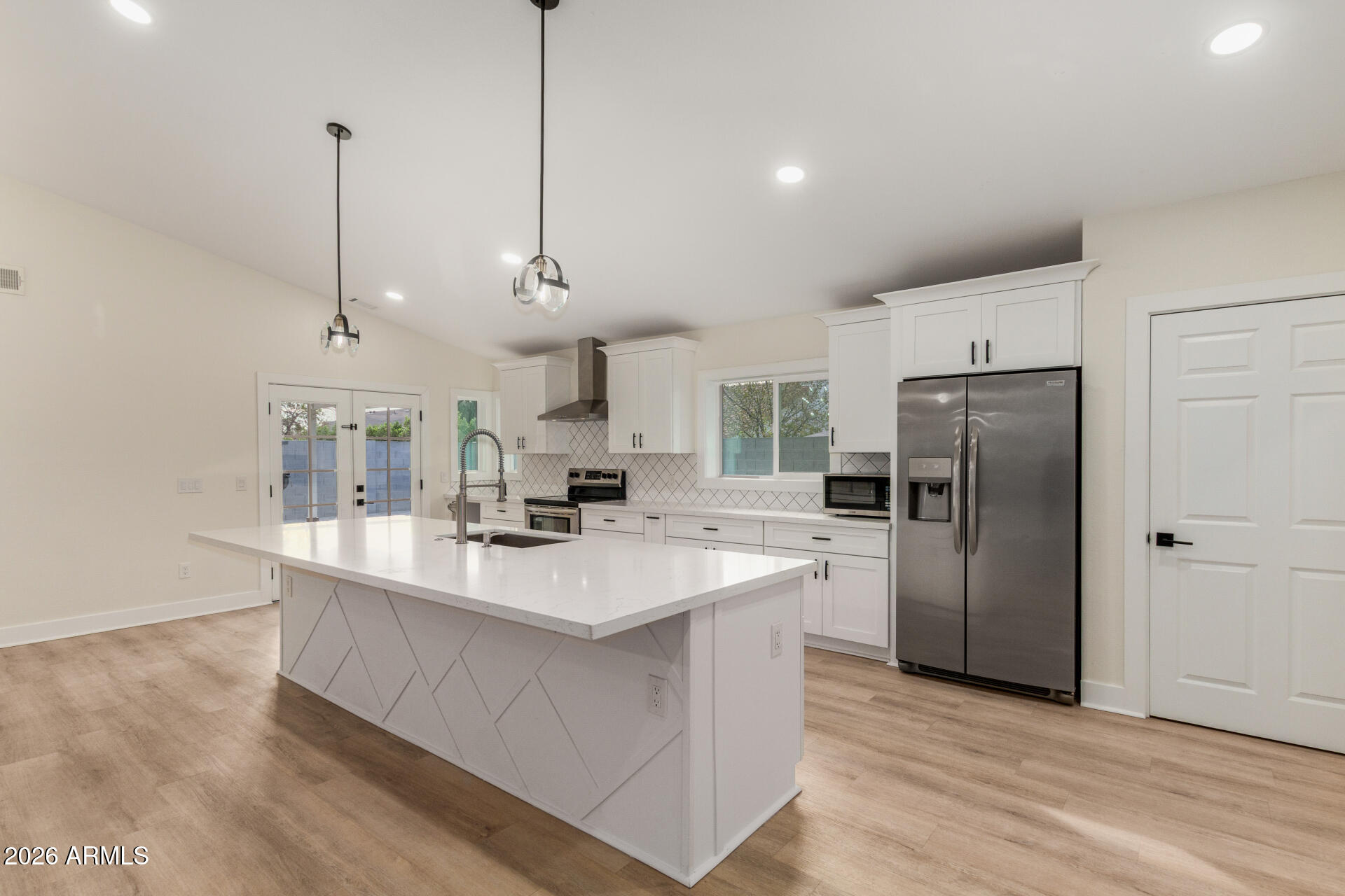 5713 E HILLERY Drive