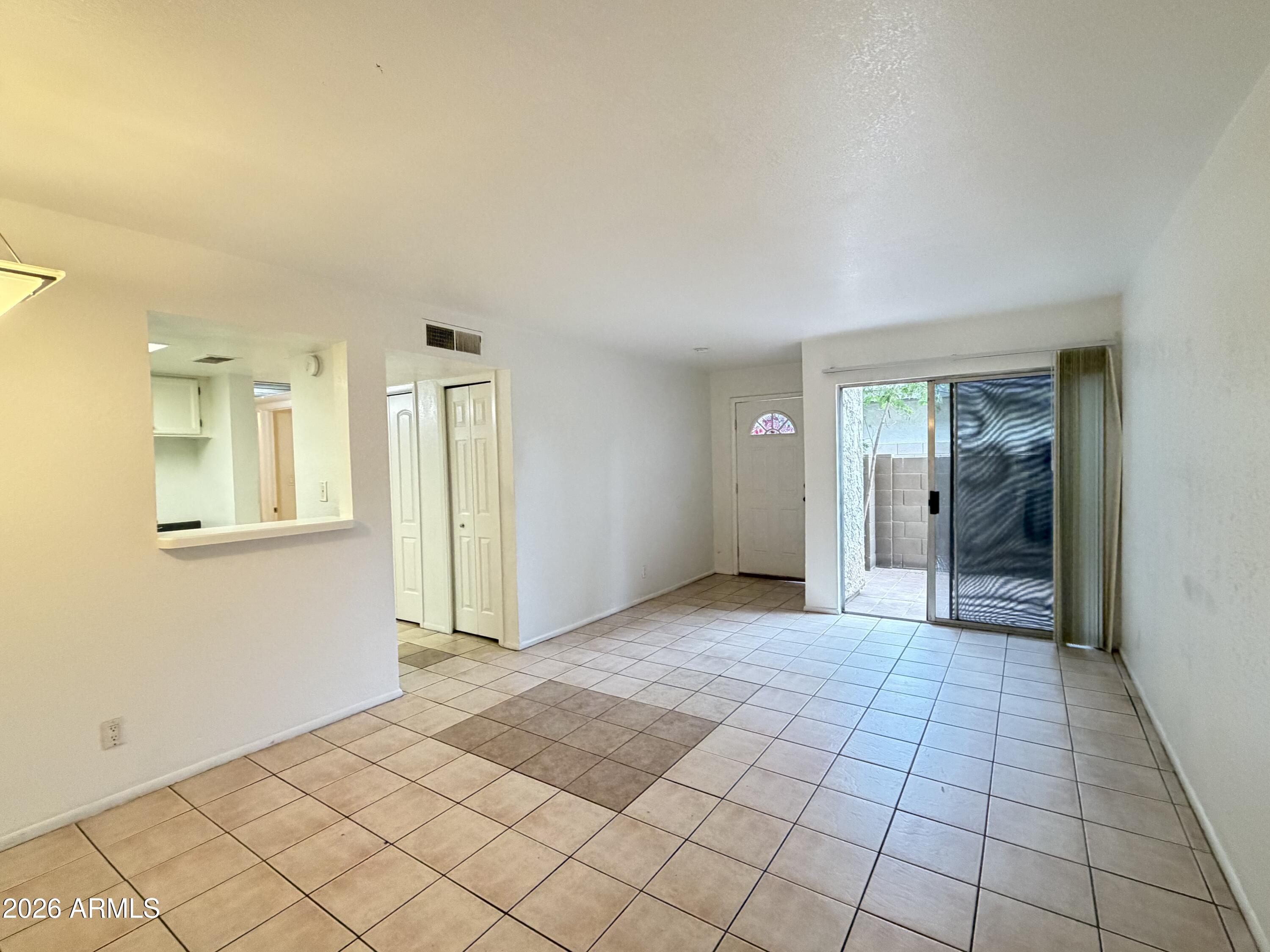 1620 E CAMBRIDGE Avenue 9