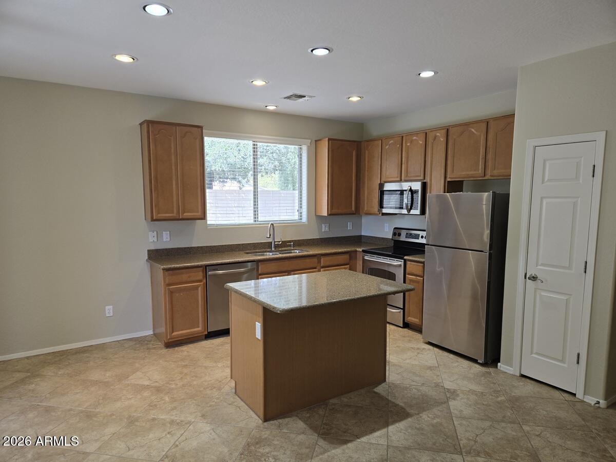 15493 W MONTECITO Avenue