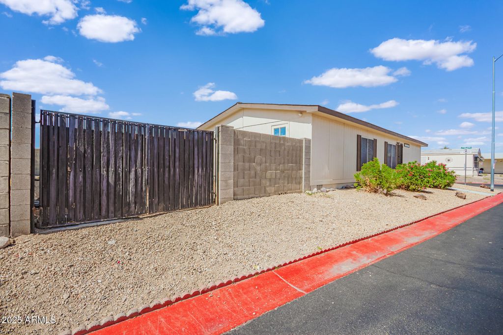 Photo of 8601 N 103rd Avenue #72, Peoria, AZ 85345 (MLS # 6929975)