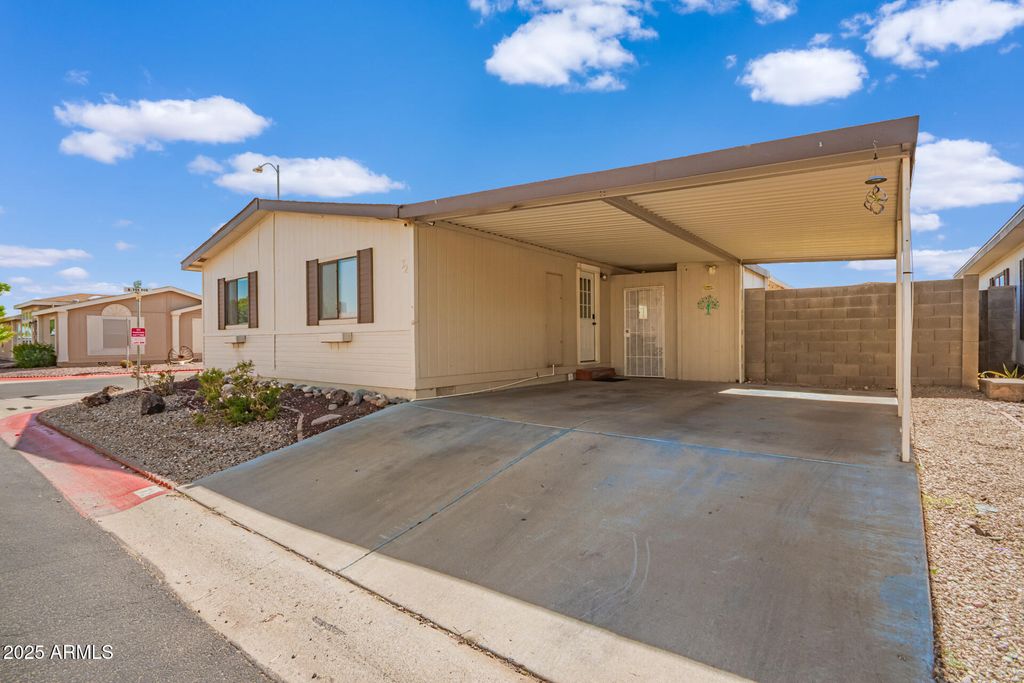 Photo of 8601 N 103rd Avenue #72, Peoria, AZ 85345 (MLS # 6929975)