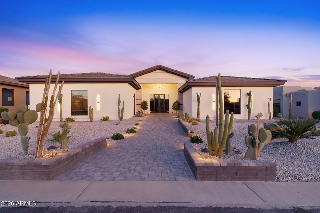 Photo of 7130 E Saddleback Street #11, Mesa, AZ 85207 (MLS # 7000464)