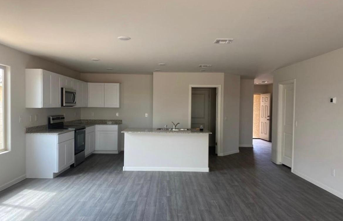 816 S Silvercreek Court