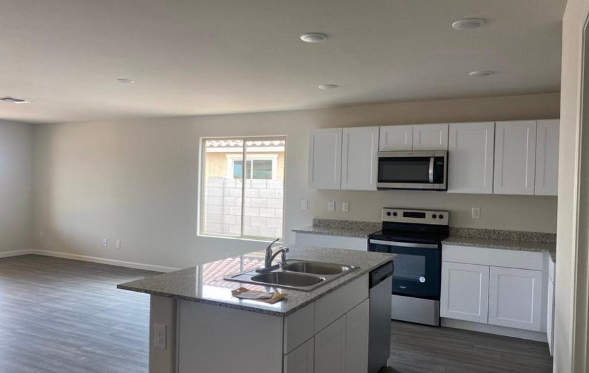 816 S Silvercreek Court