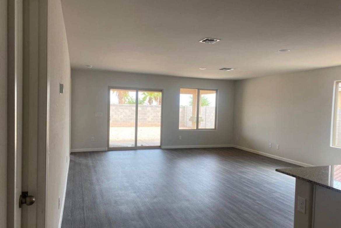 816 S Silvercreek Court