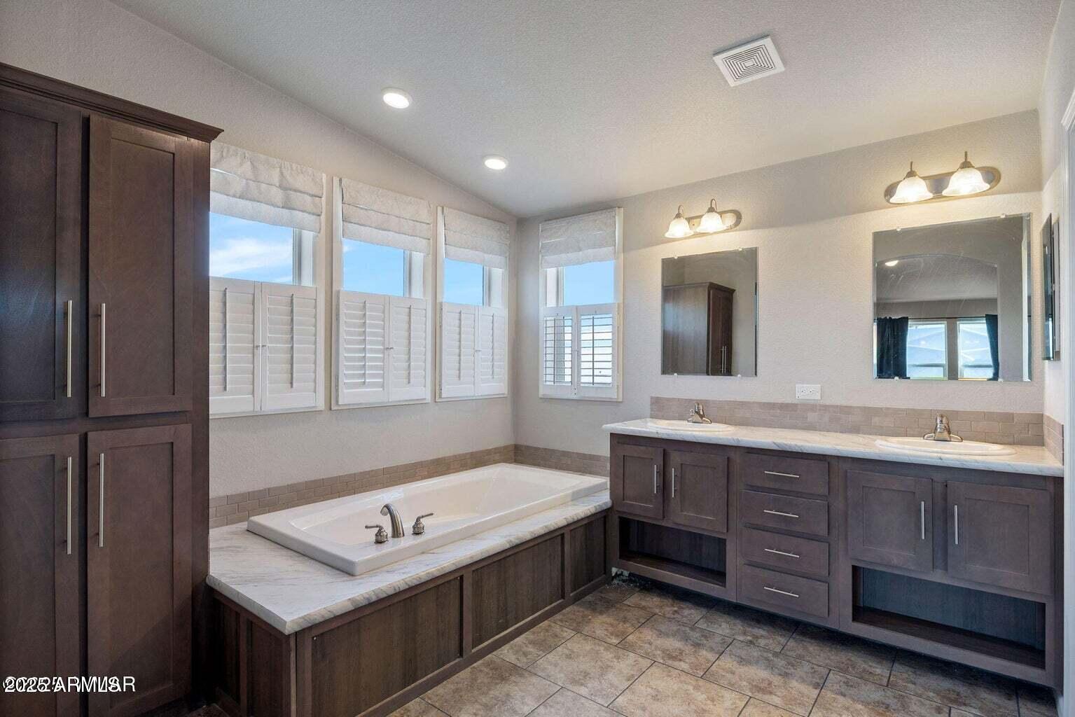 LUNA LAKE VILLAGE - Residential