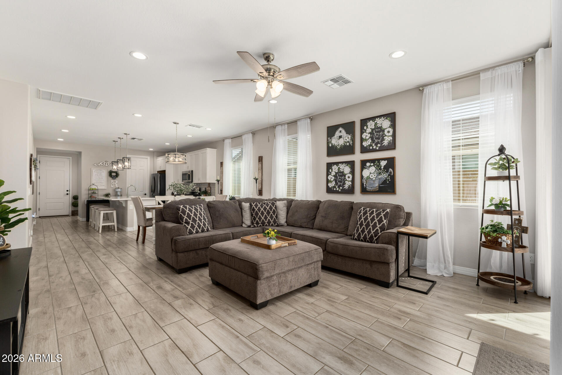 19633 W MONTECITO Avenue