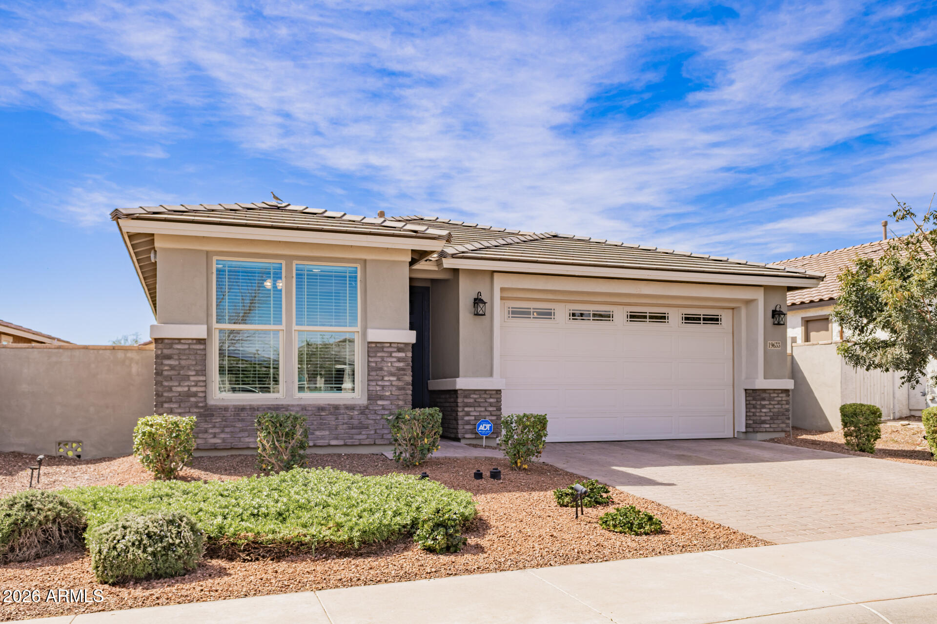 19633 W MONTECITO Avenue