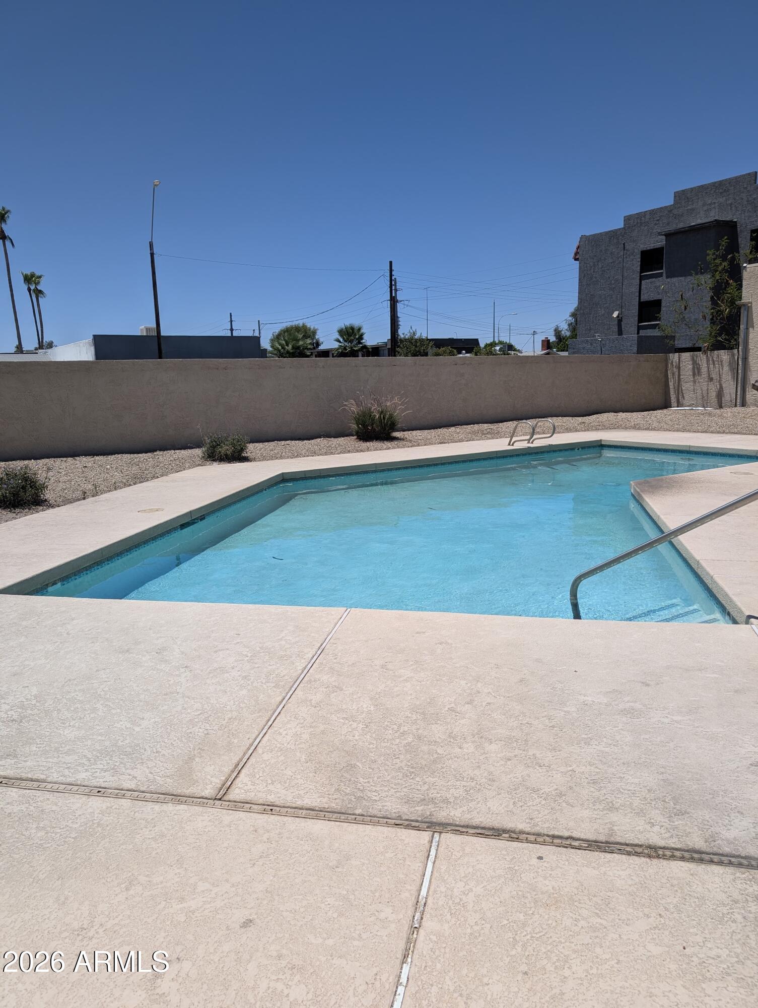 2409 W CAMPBELL Avenue 18
