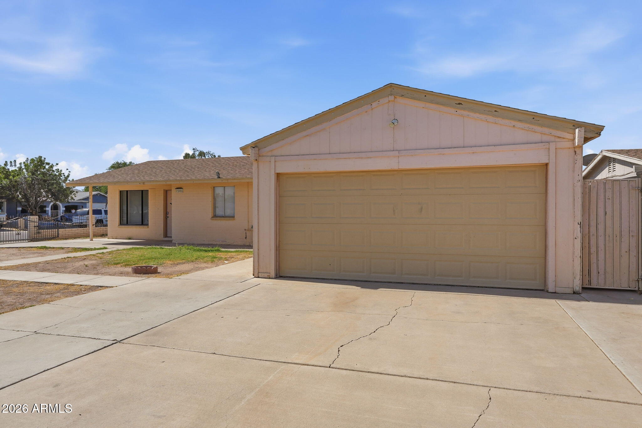 7301 W HEATHERBRAE Drive