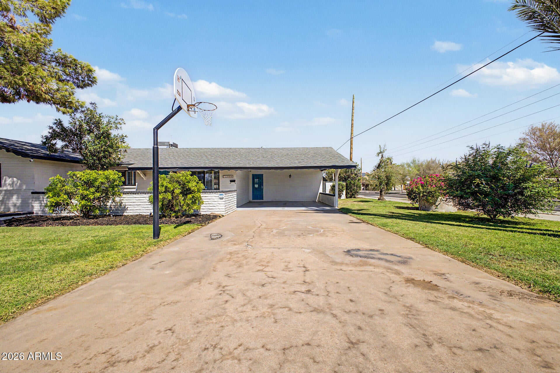 1006 W 12th Place
