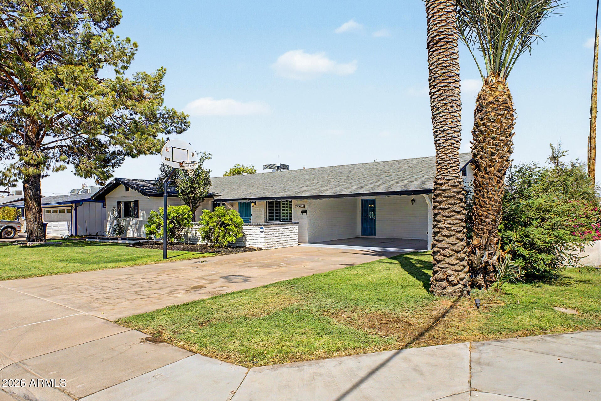 1006 W 12th Place