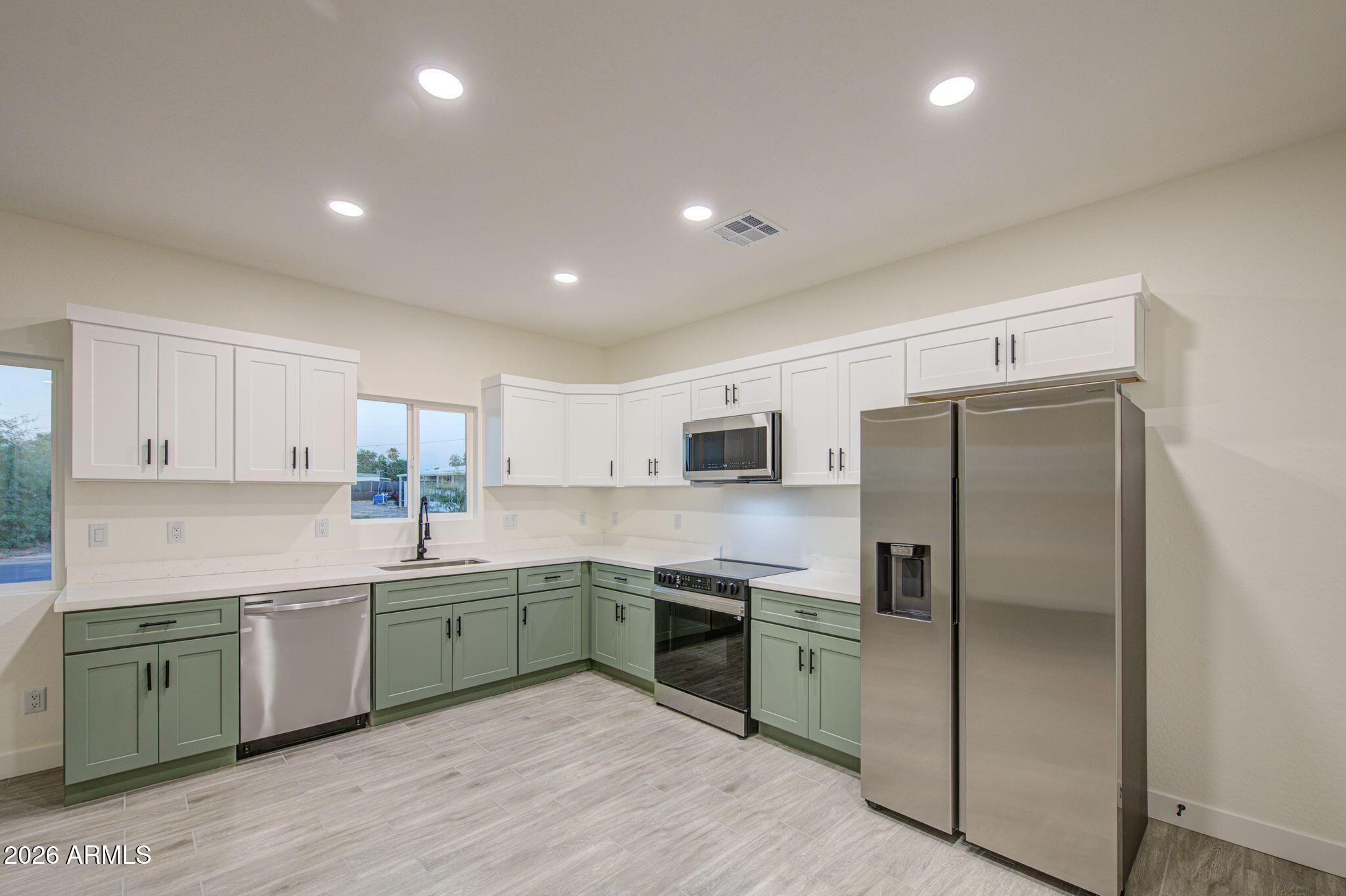 660 S 93RD Street