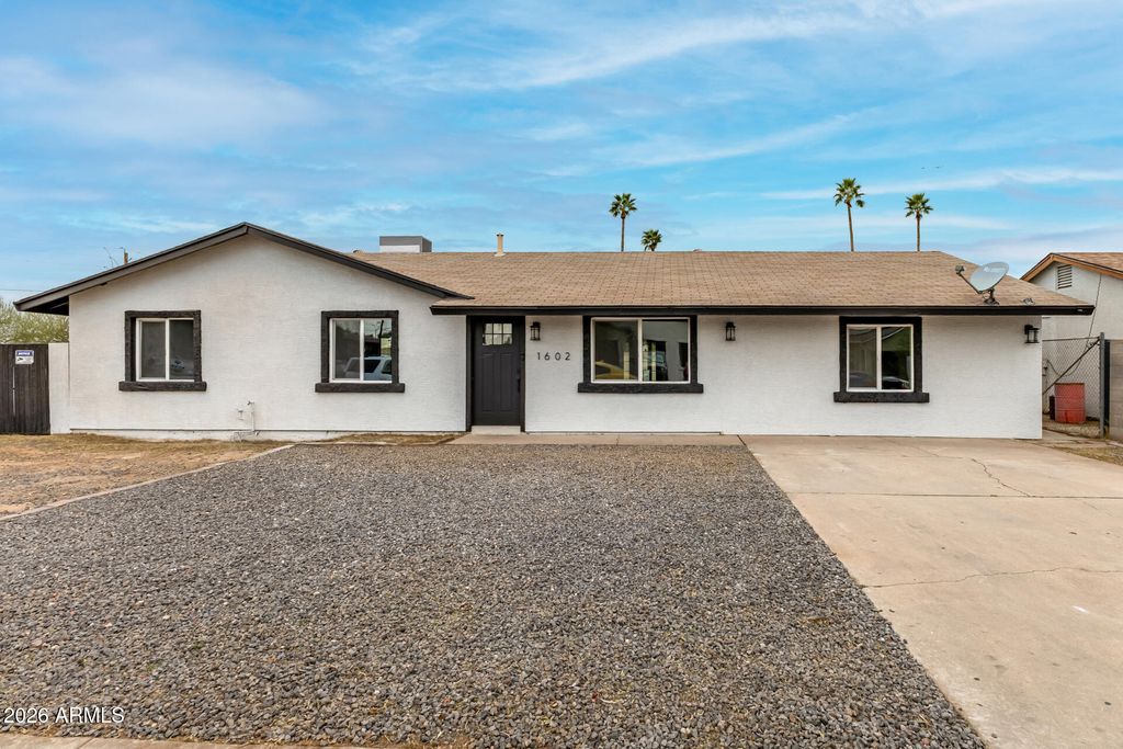 Photo of 1602 N 57th Avenue, Phoenix, AZ 85035 (MLS # 6974372)