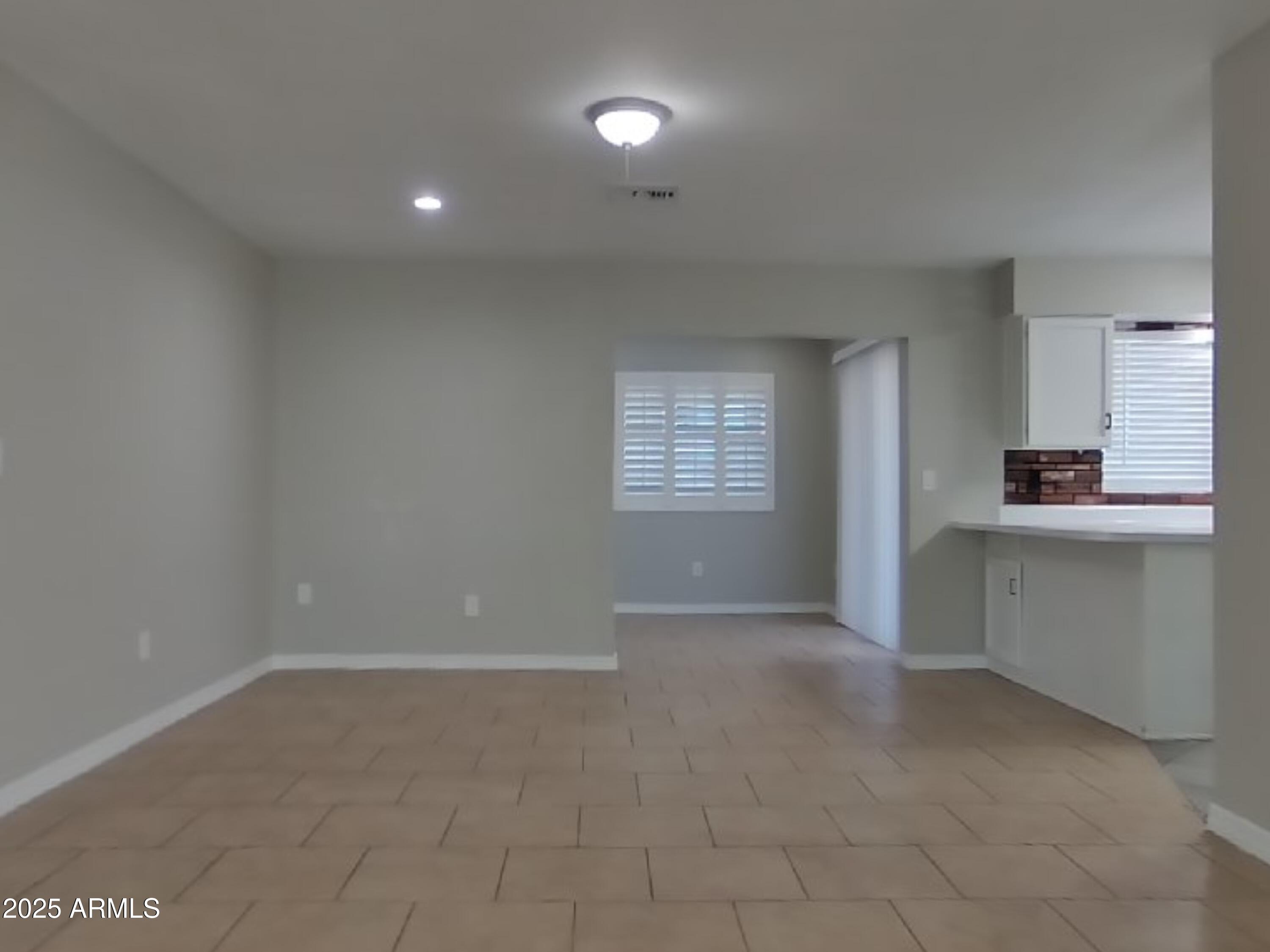 2108 W HERMOSA Drive