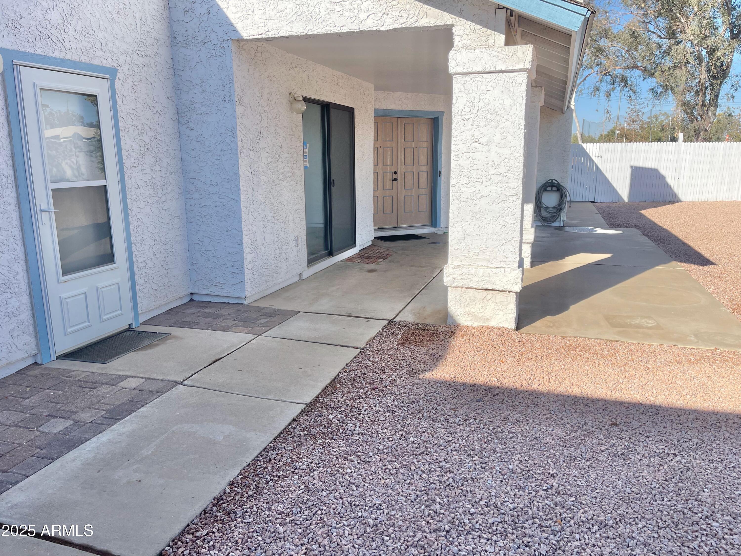 1714 N PLEASANT Drive