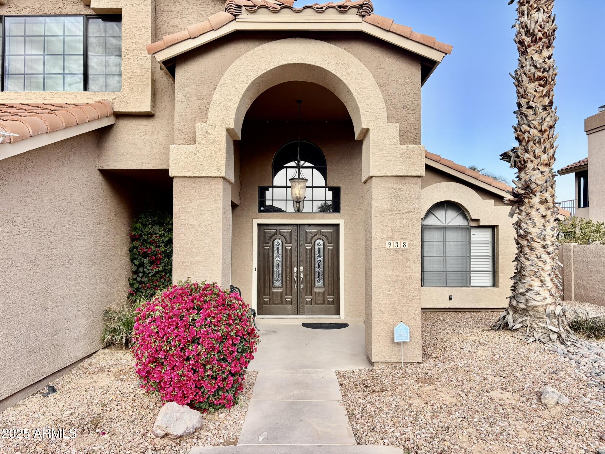 938 W IRIS Drive