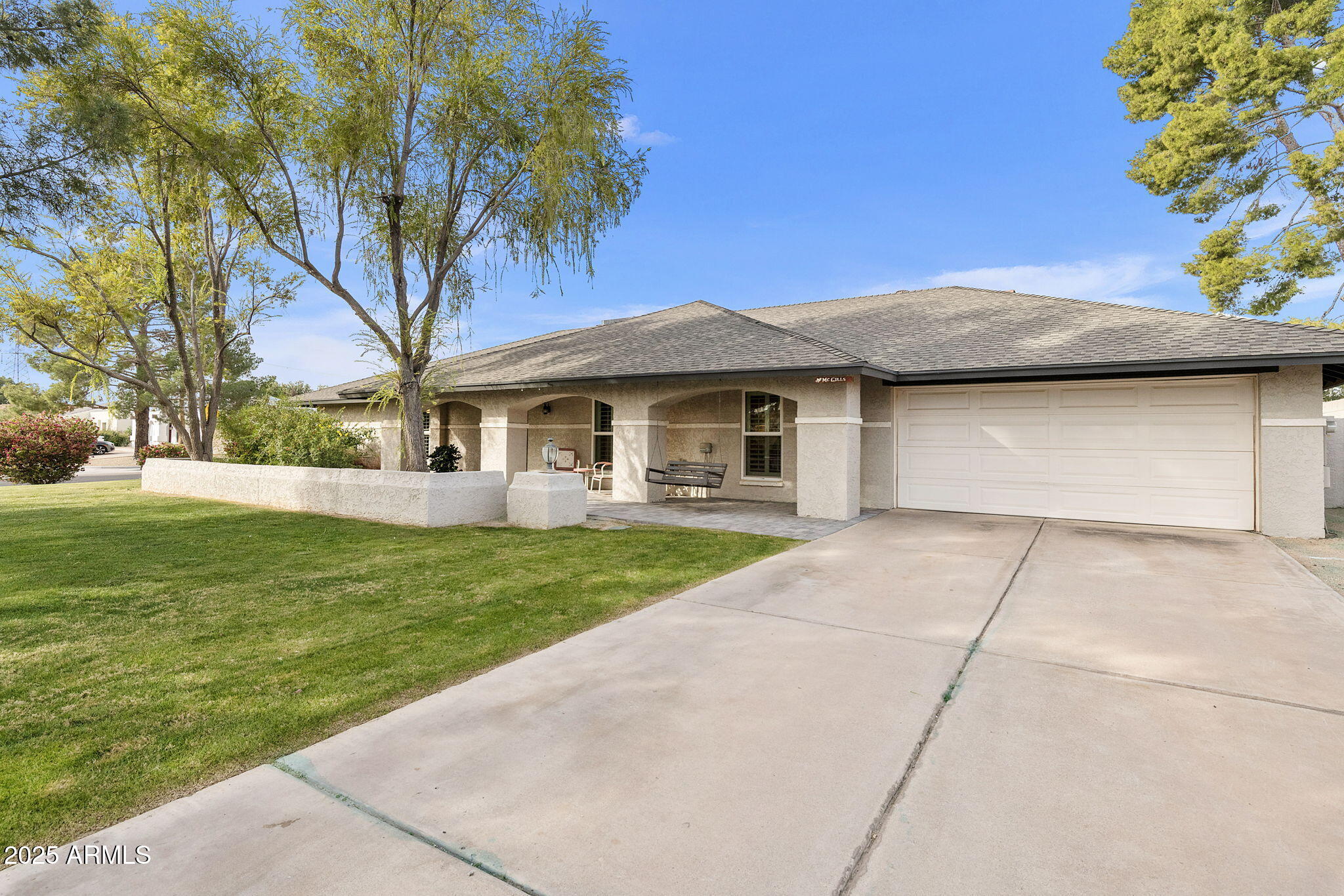 1902 E REDFIELD Road