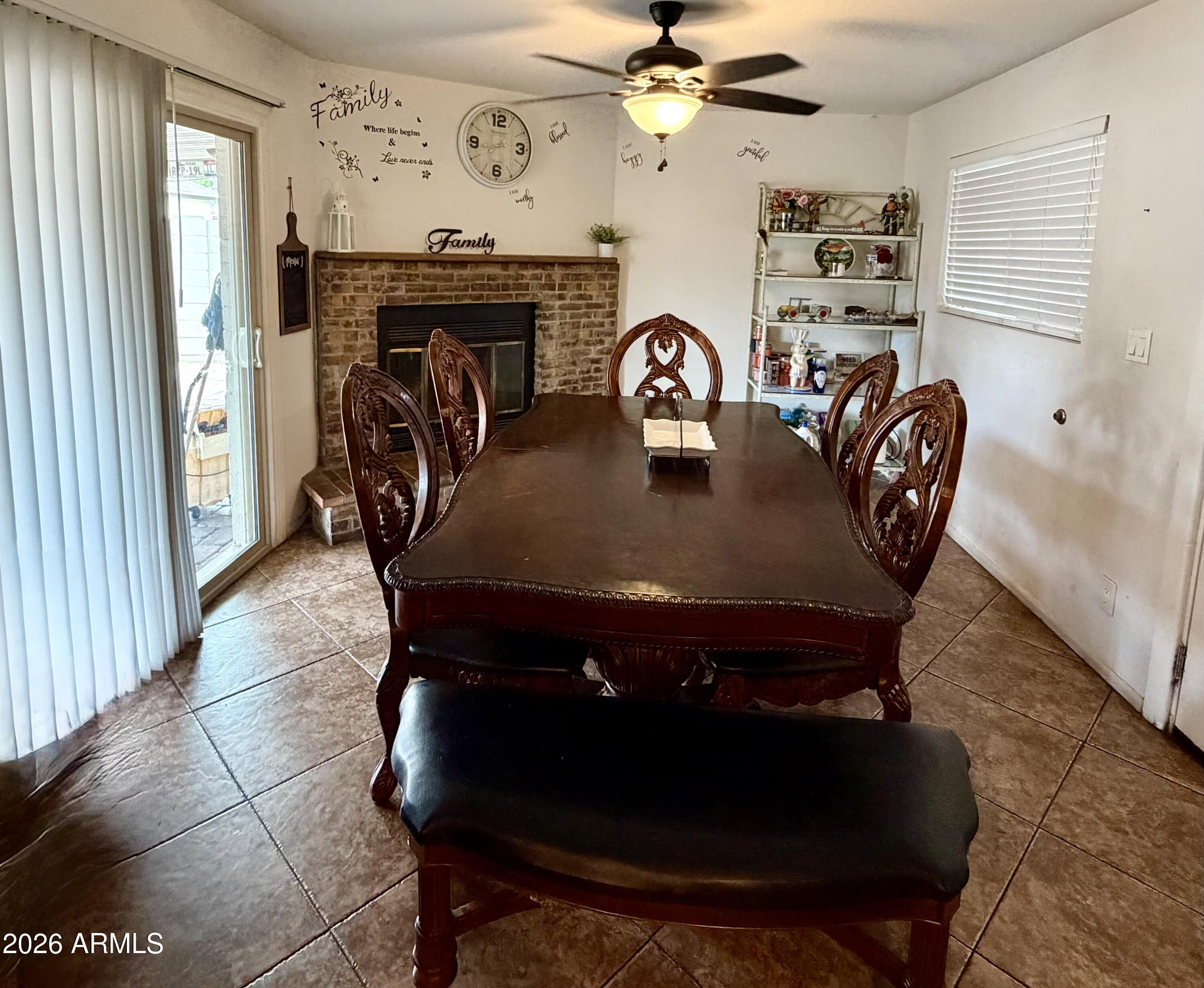 3612 W PALMAIRE Avenue