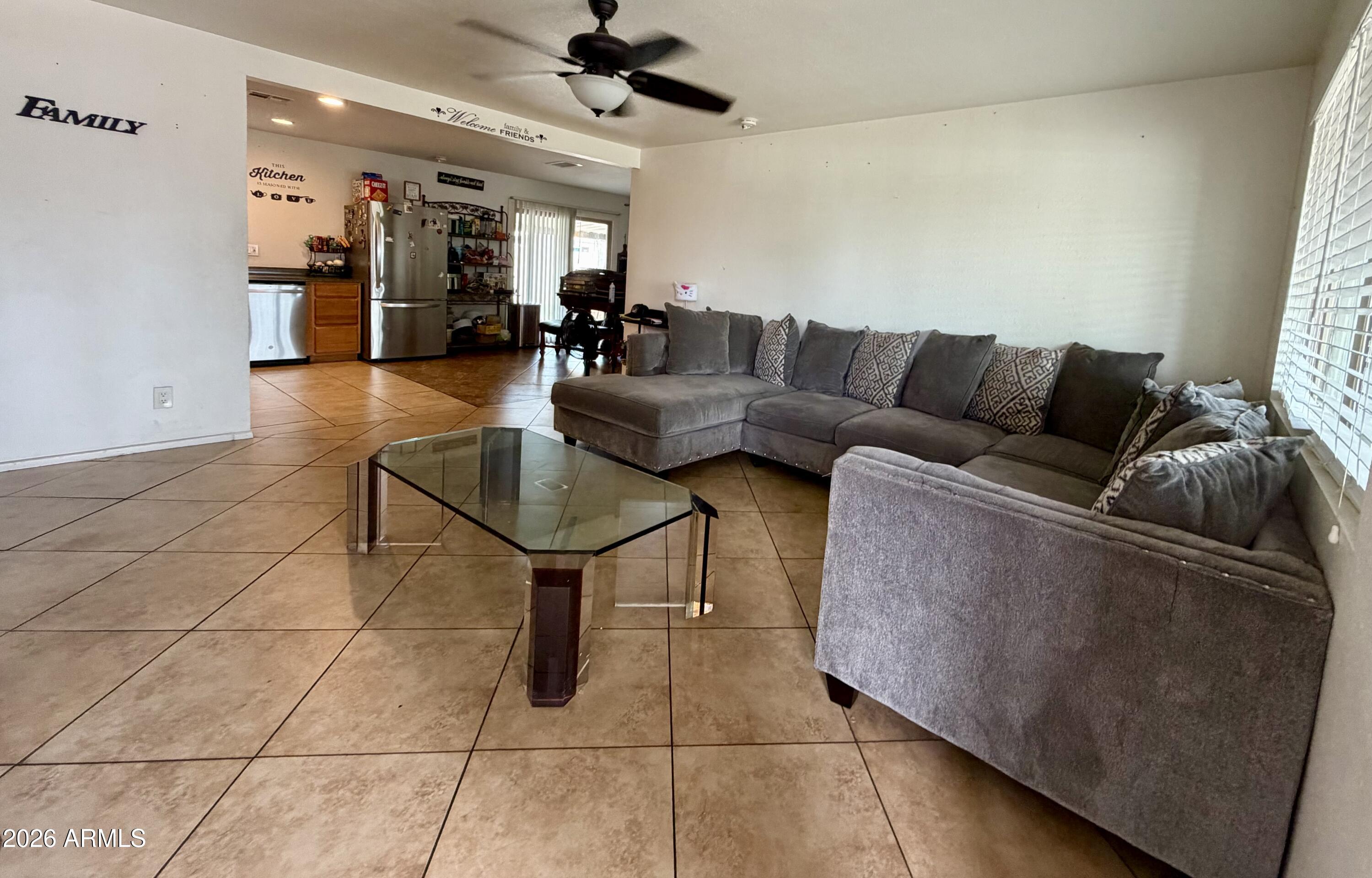 3612 W PALMAIRE Avenue