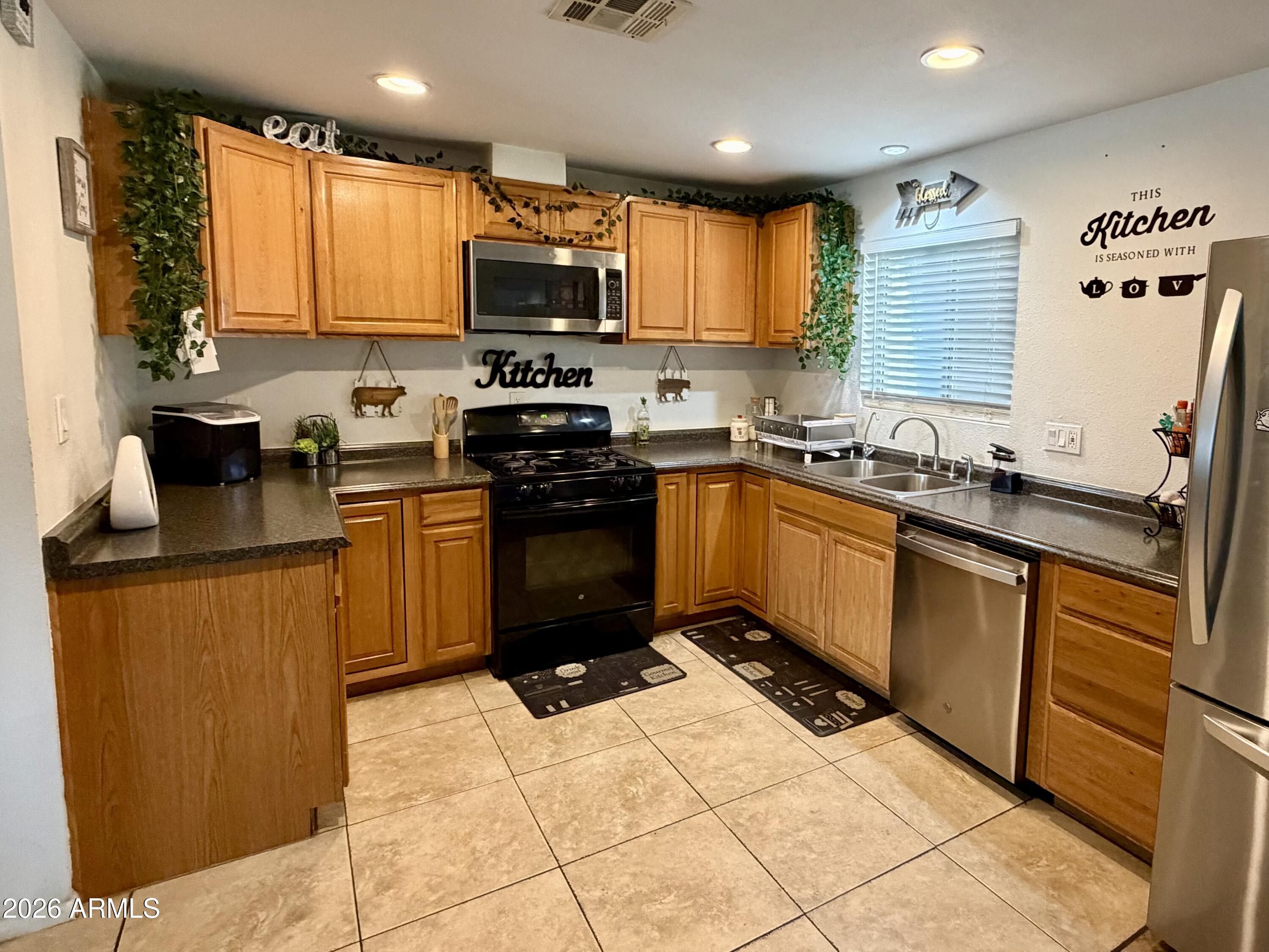 3612 W PALMAIRE Avenue