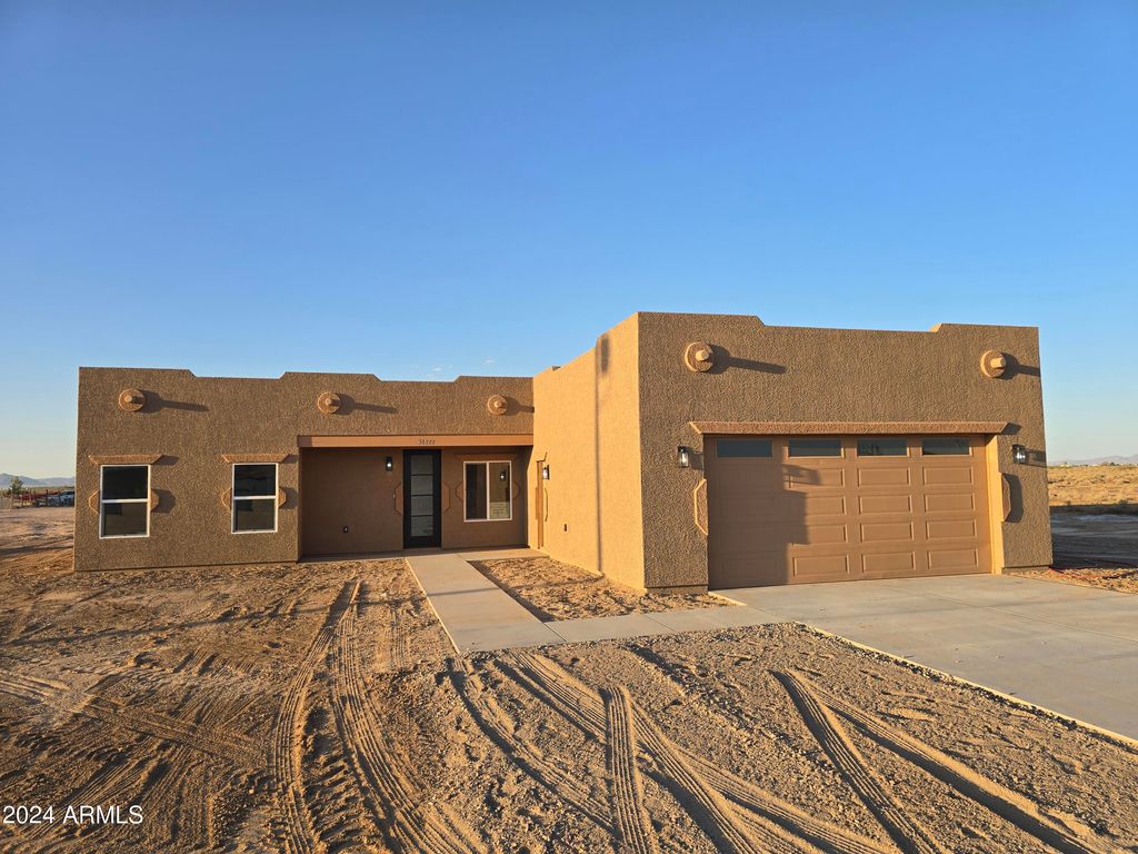 Photo of 38422 W Buckeye Road, Tonopah, AZ 85354 (MLS # 6944048)