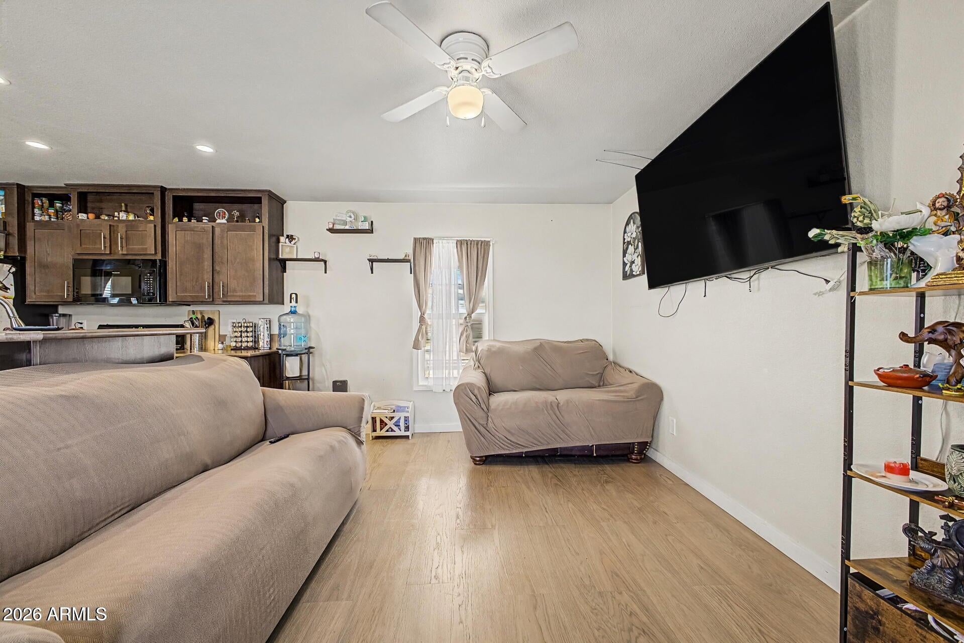 625 W MCKELLIPS -- 393