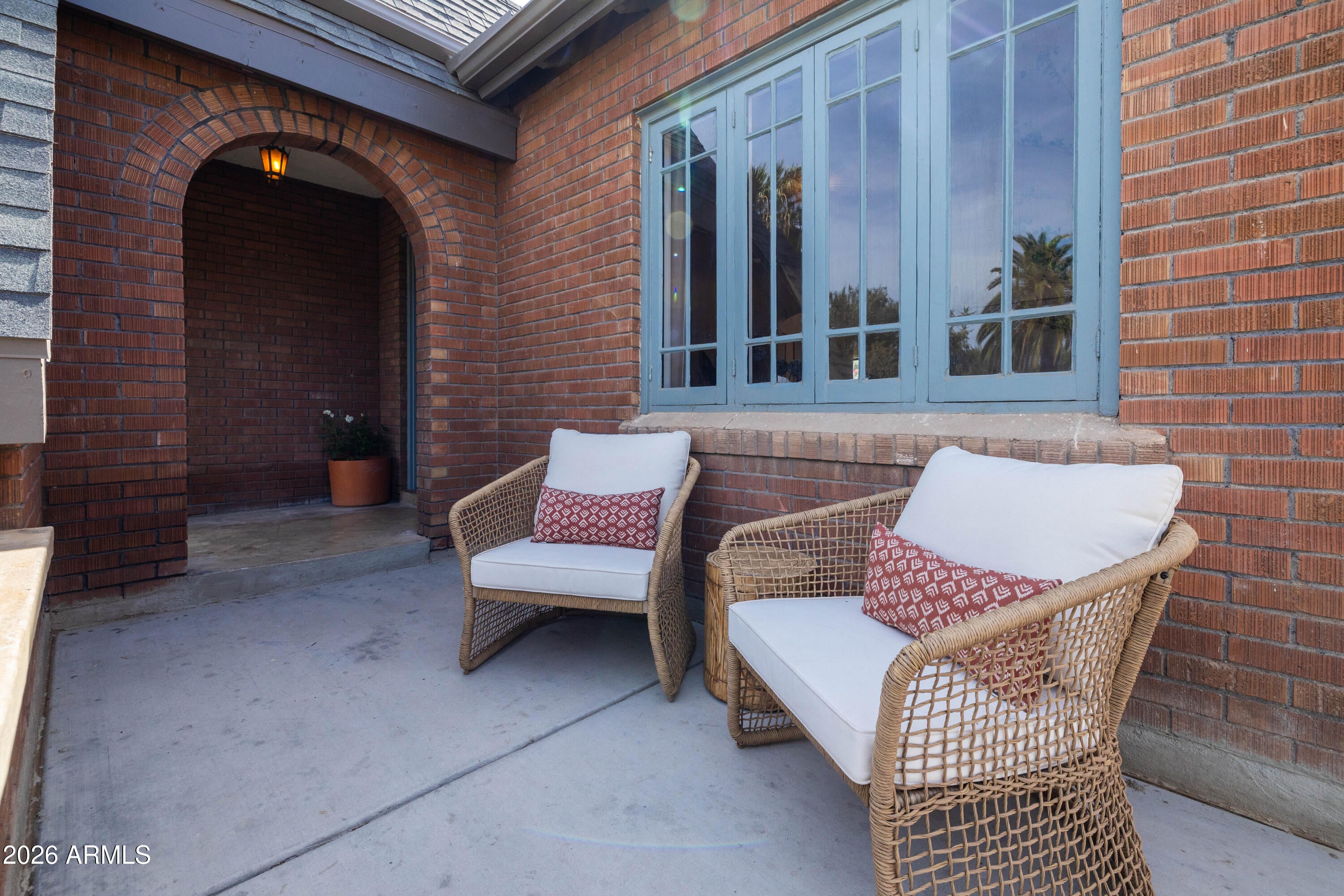 1325 W WILLETTA Street