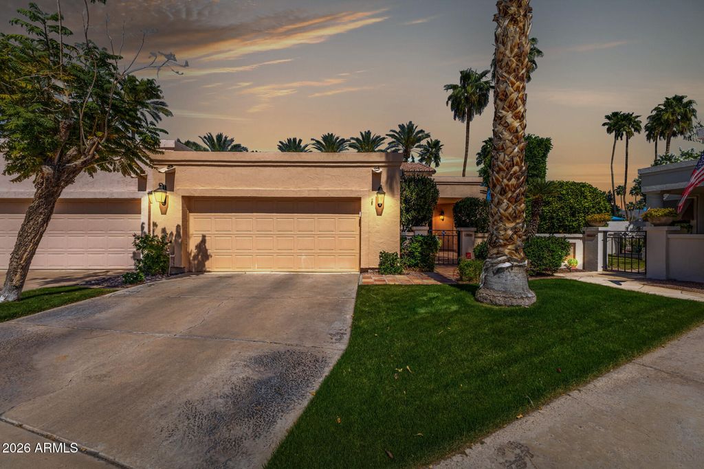 Photo of 10068 E Cinnabar Avenue, Scottsdale, AZ 85258 (MLS # 7000530)