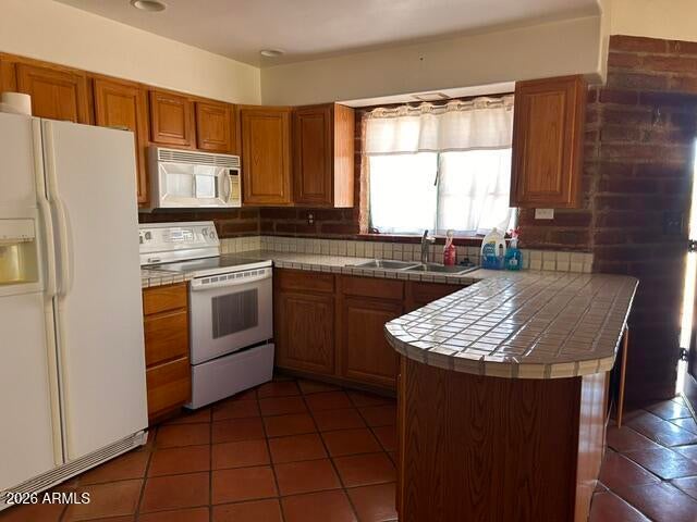 325 N COUNTRY CLUB Drive