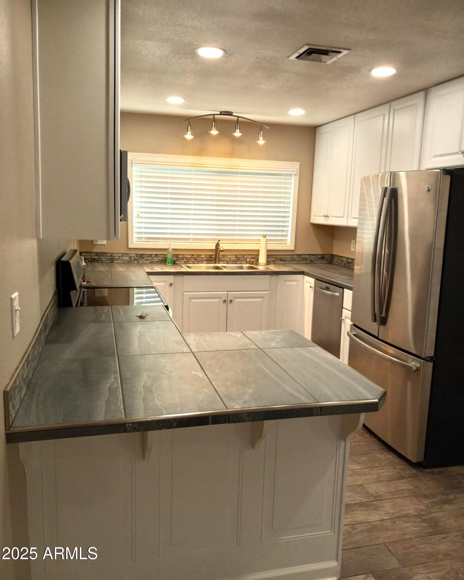 7509 E RANCHO VISTA Drive