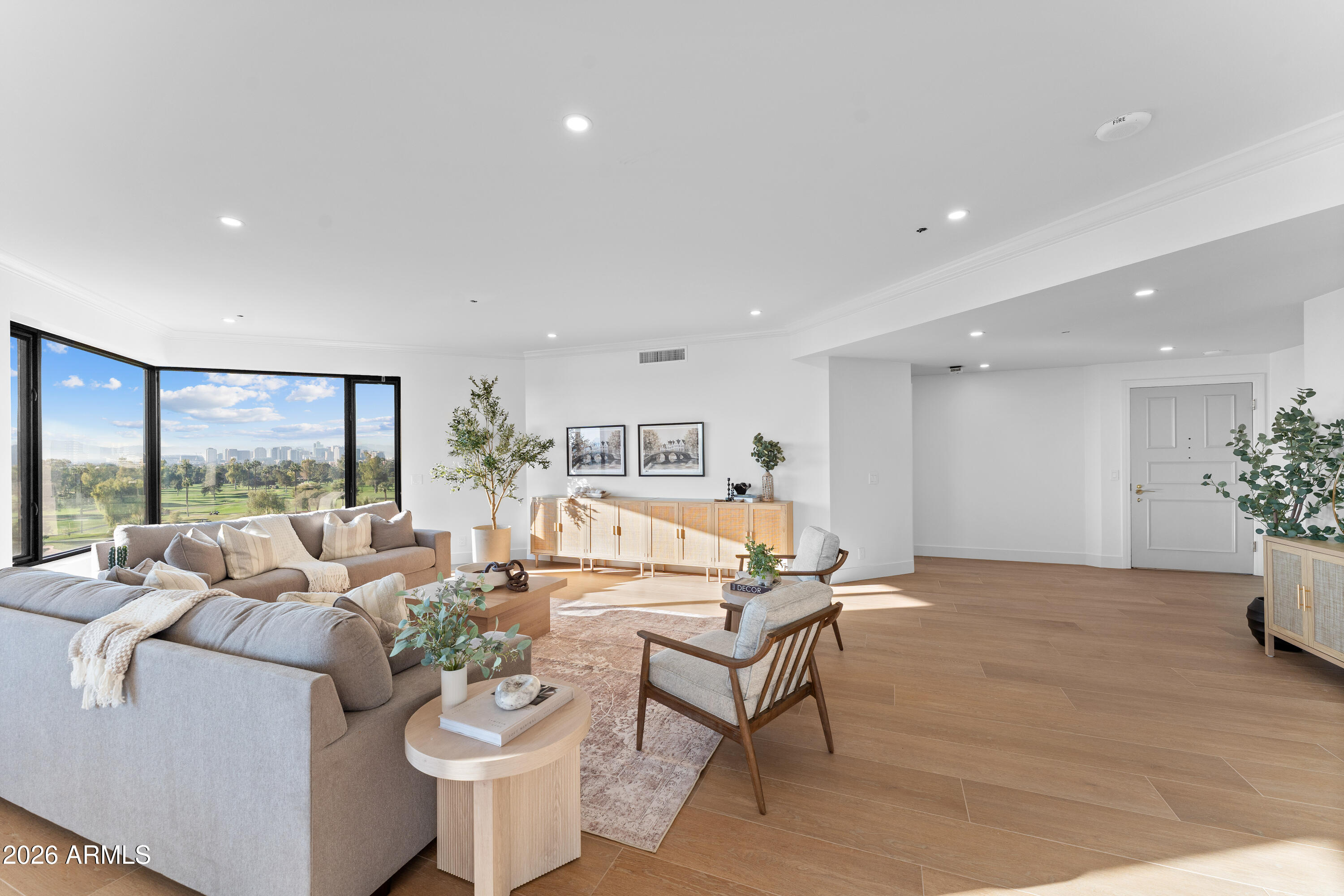 1040 E OSBORN Road 602