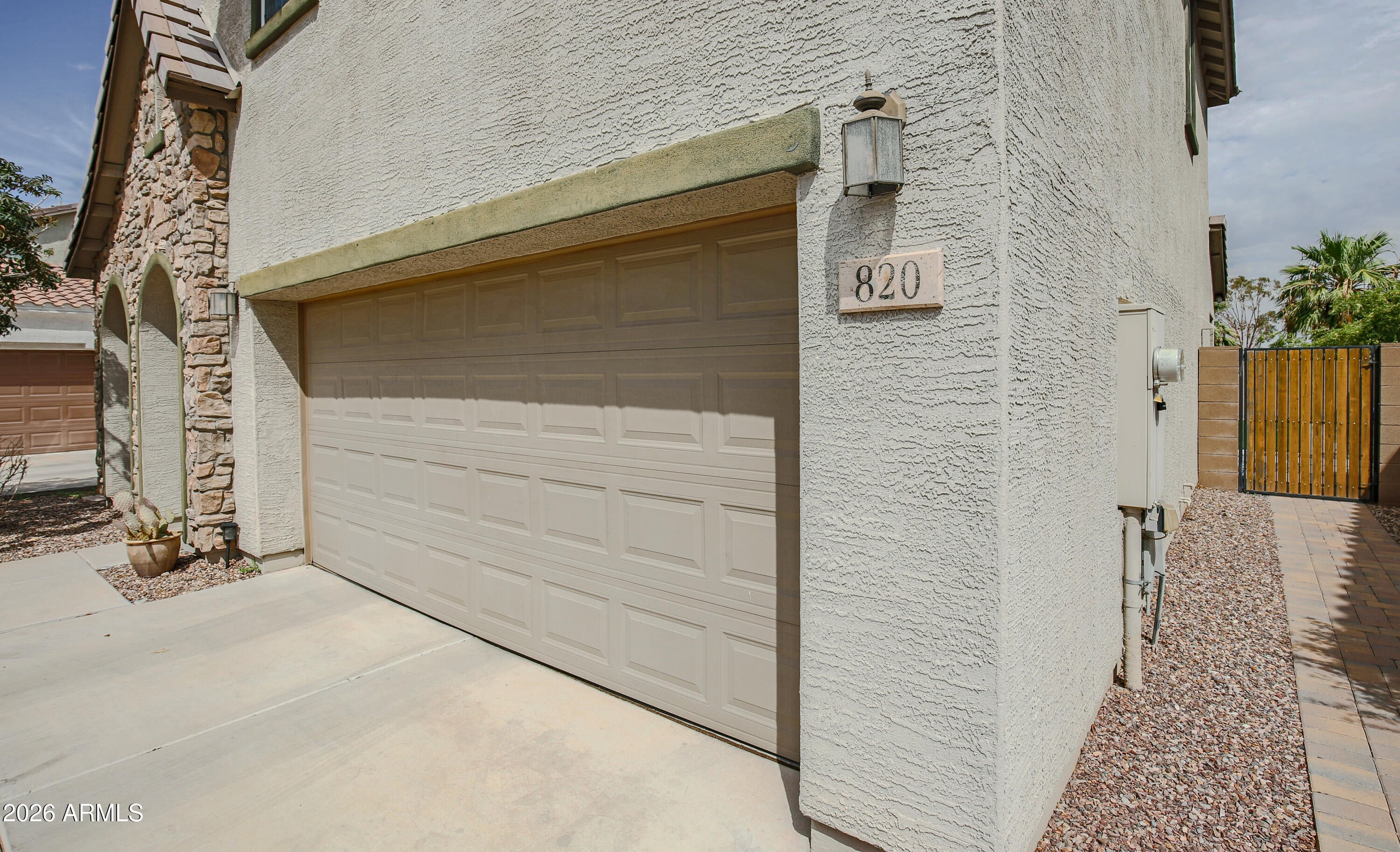 820 E CONSTANCE Way
