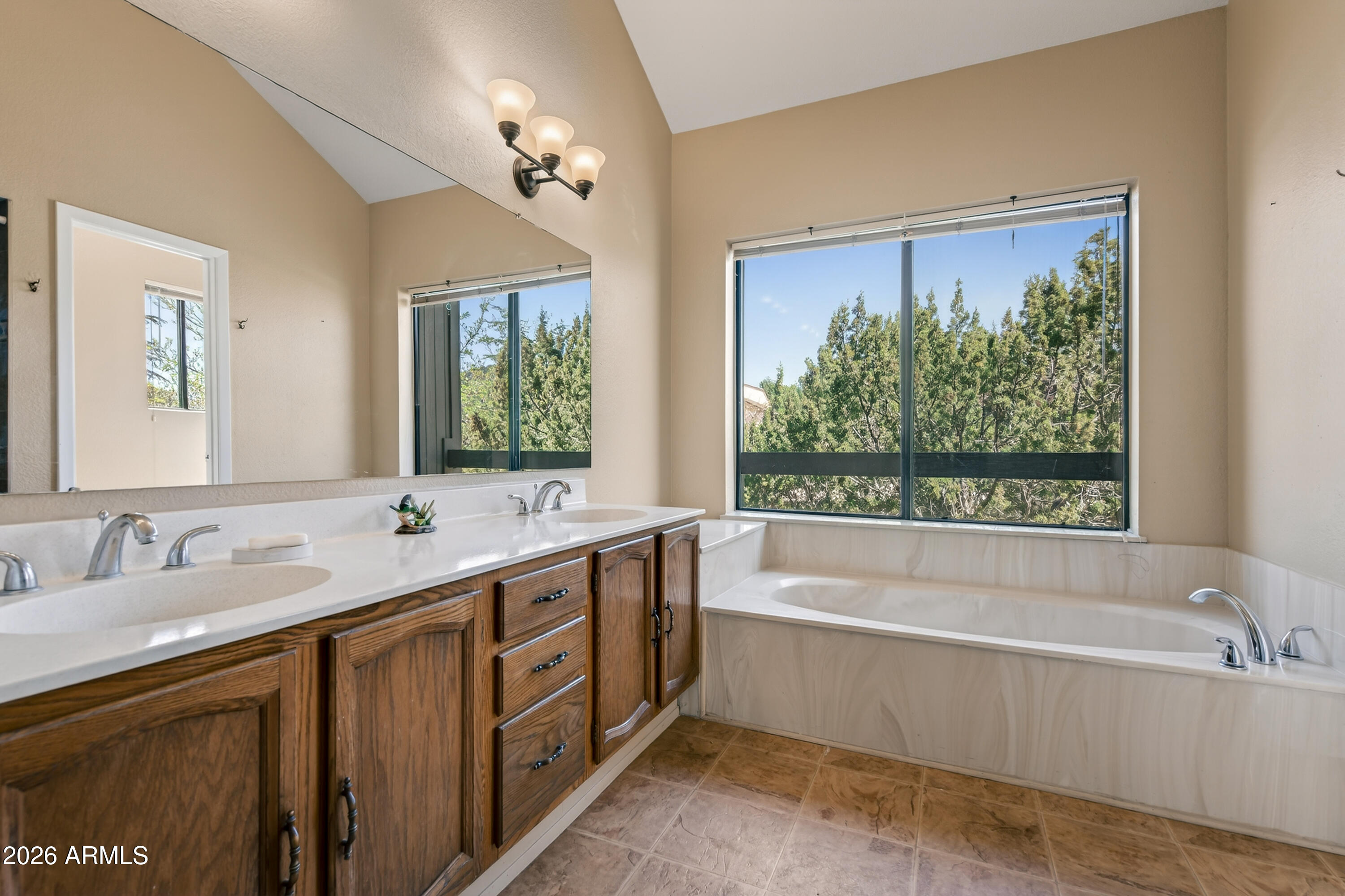 VISTA MONTANA - Residential