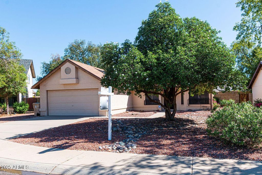 Photo of 10345 N 62nd Avenue, Glendale, AZ 85302 (MLS # 6929438)