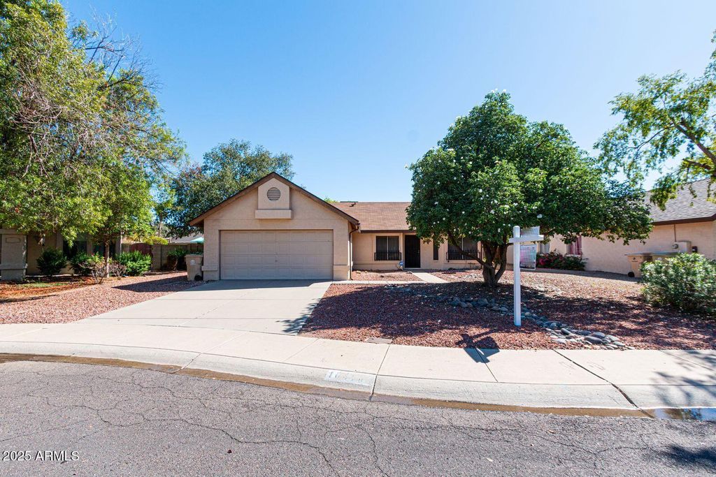 Photo of 10345 N 62nd Avenue, Glendale, AZ 85302 (MLS # 6929438)