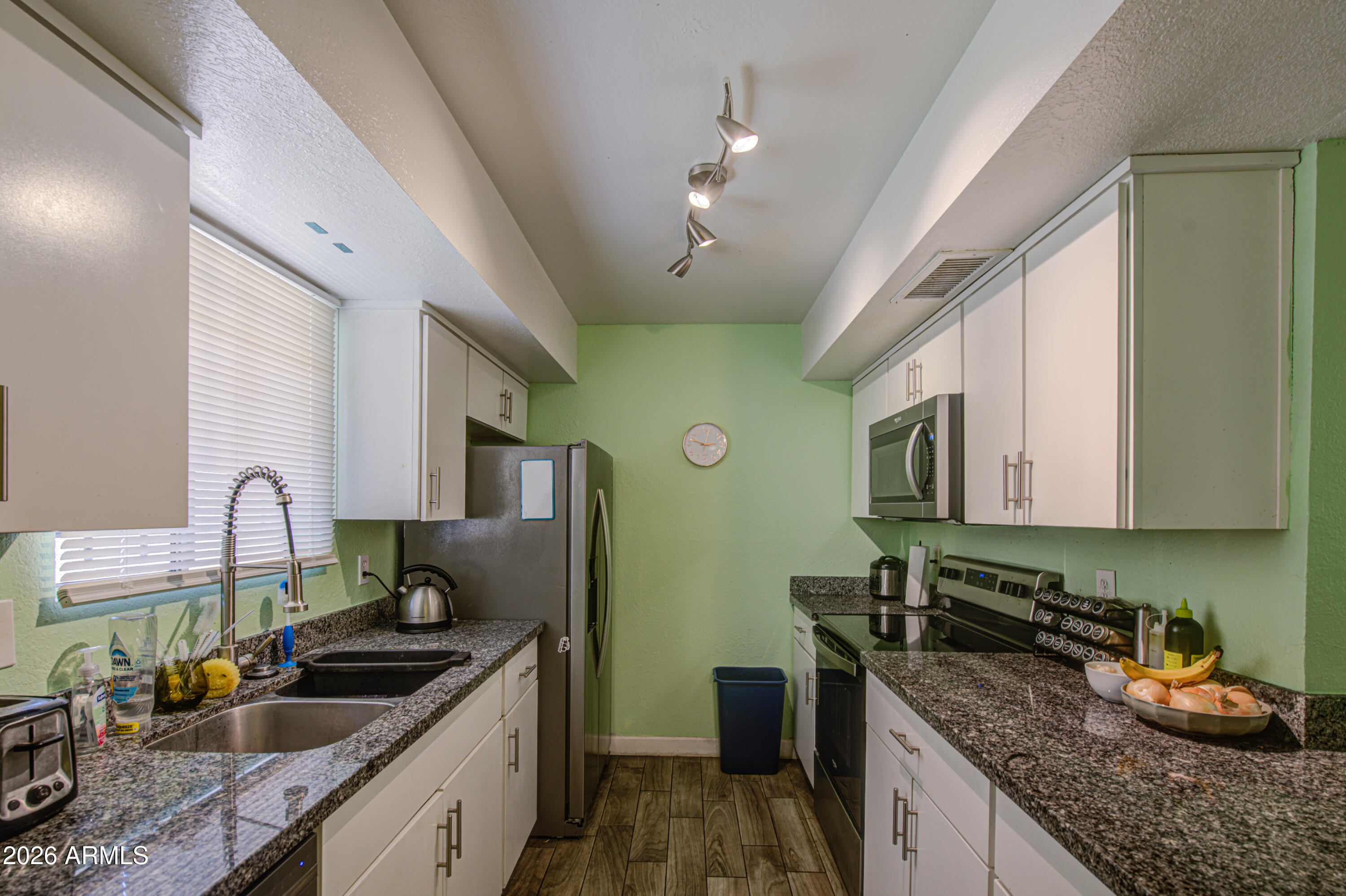 401 E Pecan Road