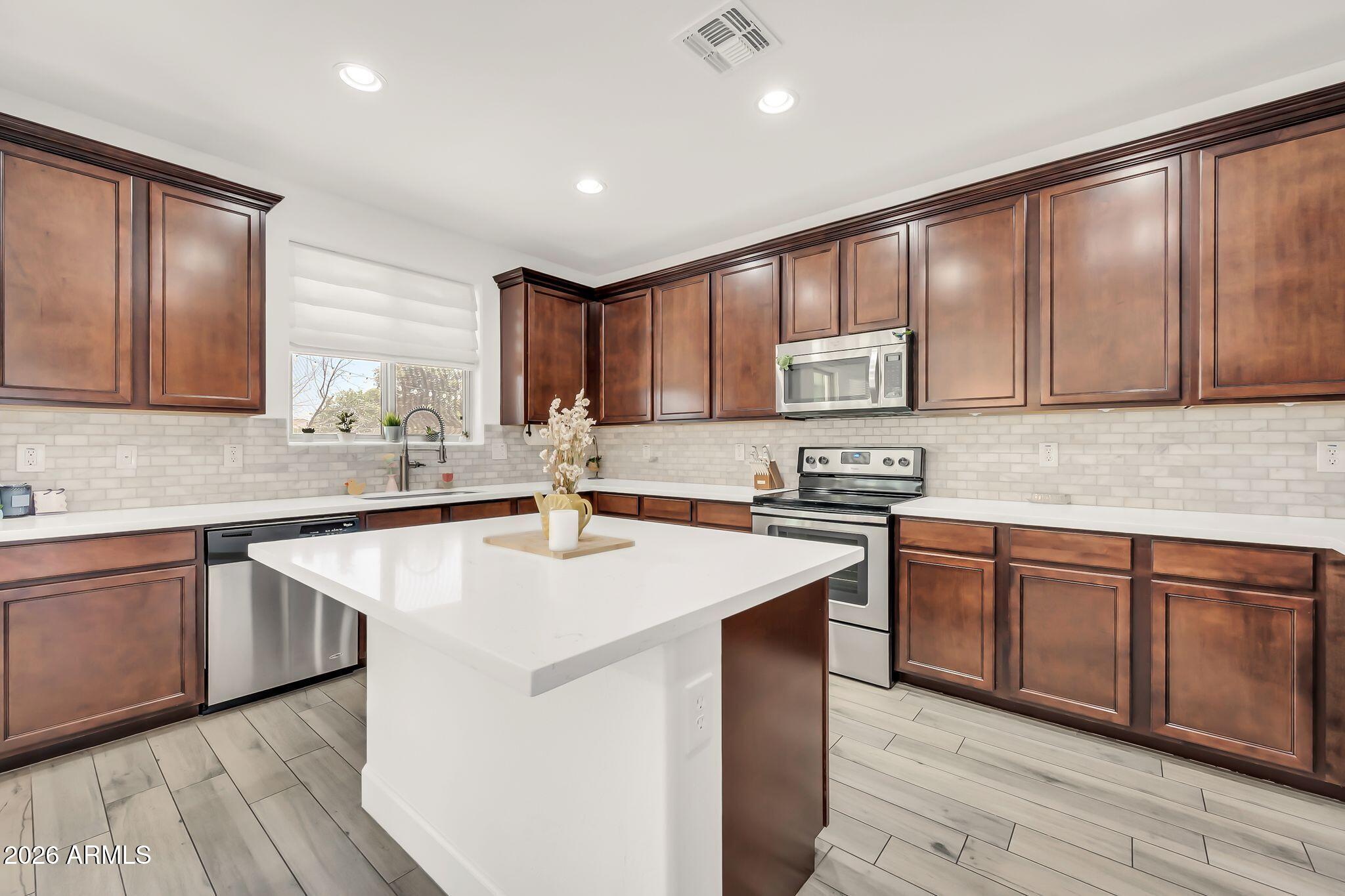 3529 N ARCO --