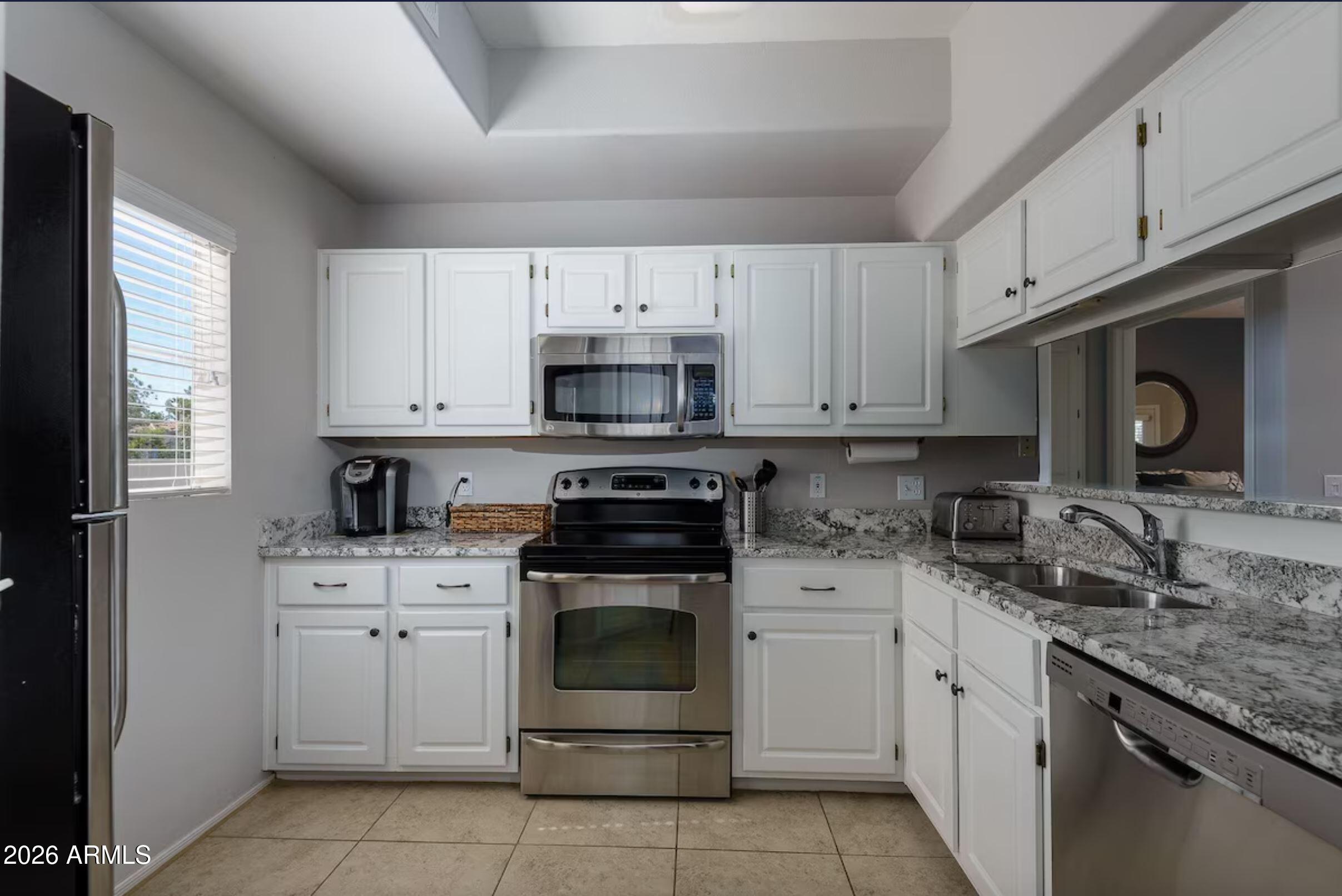 600 W GROVE Parkway 2214