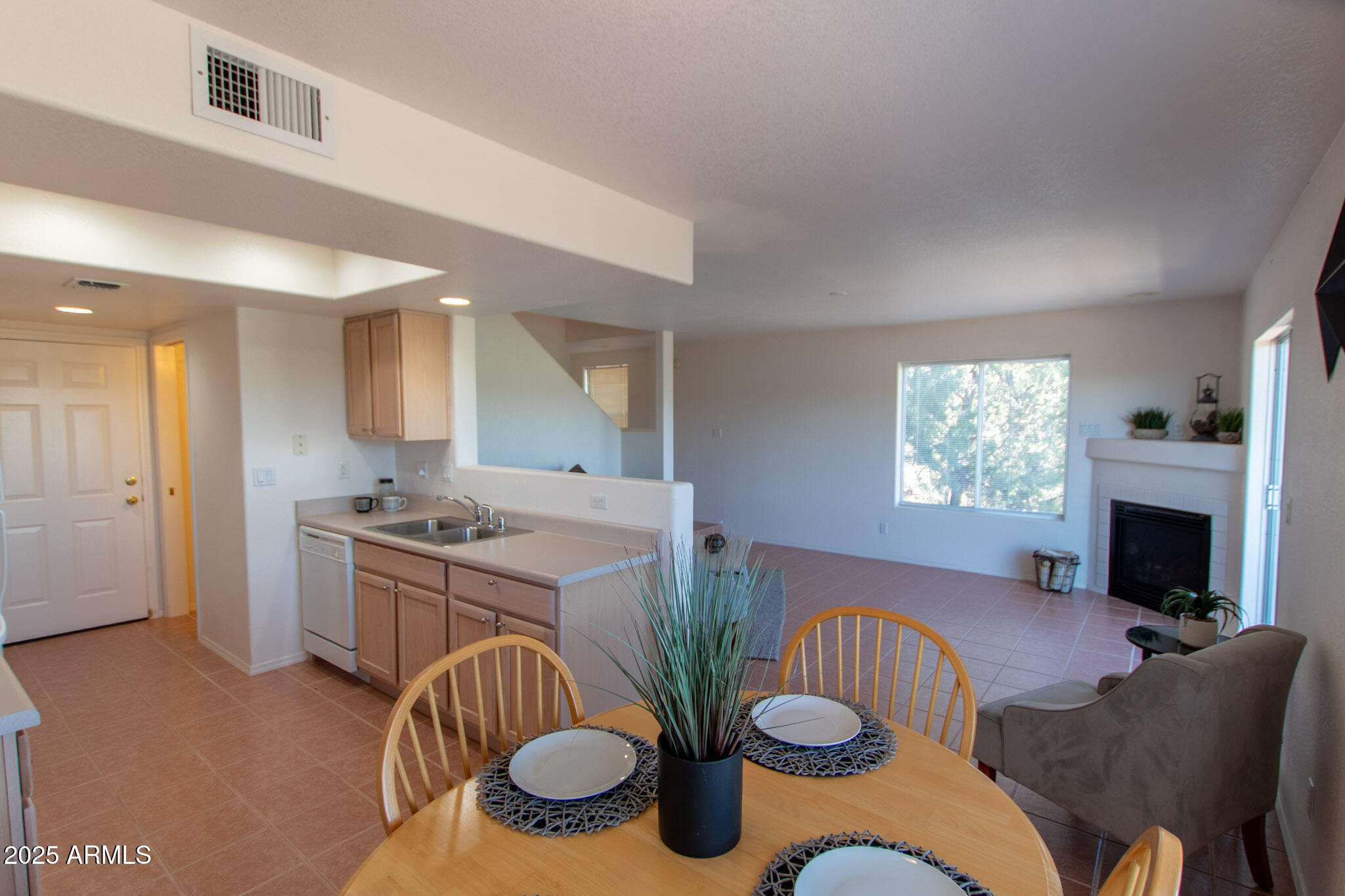 955 W ENSENADA Lane