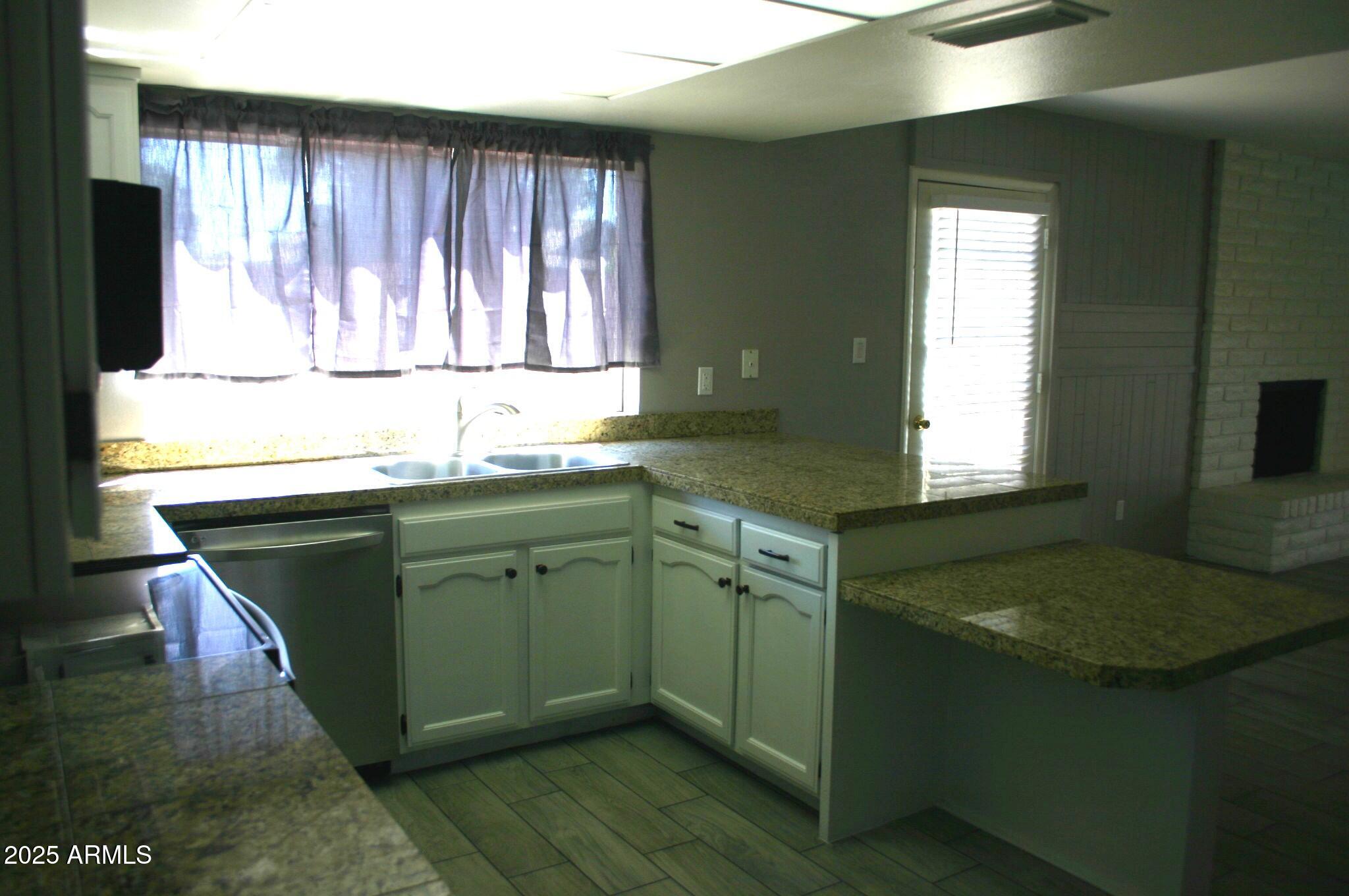 2217 S Las Flores --