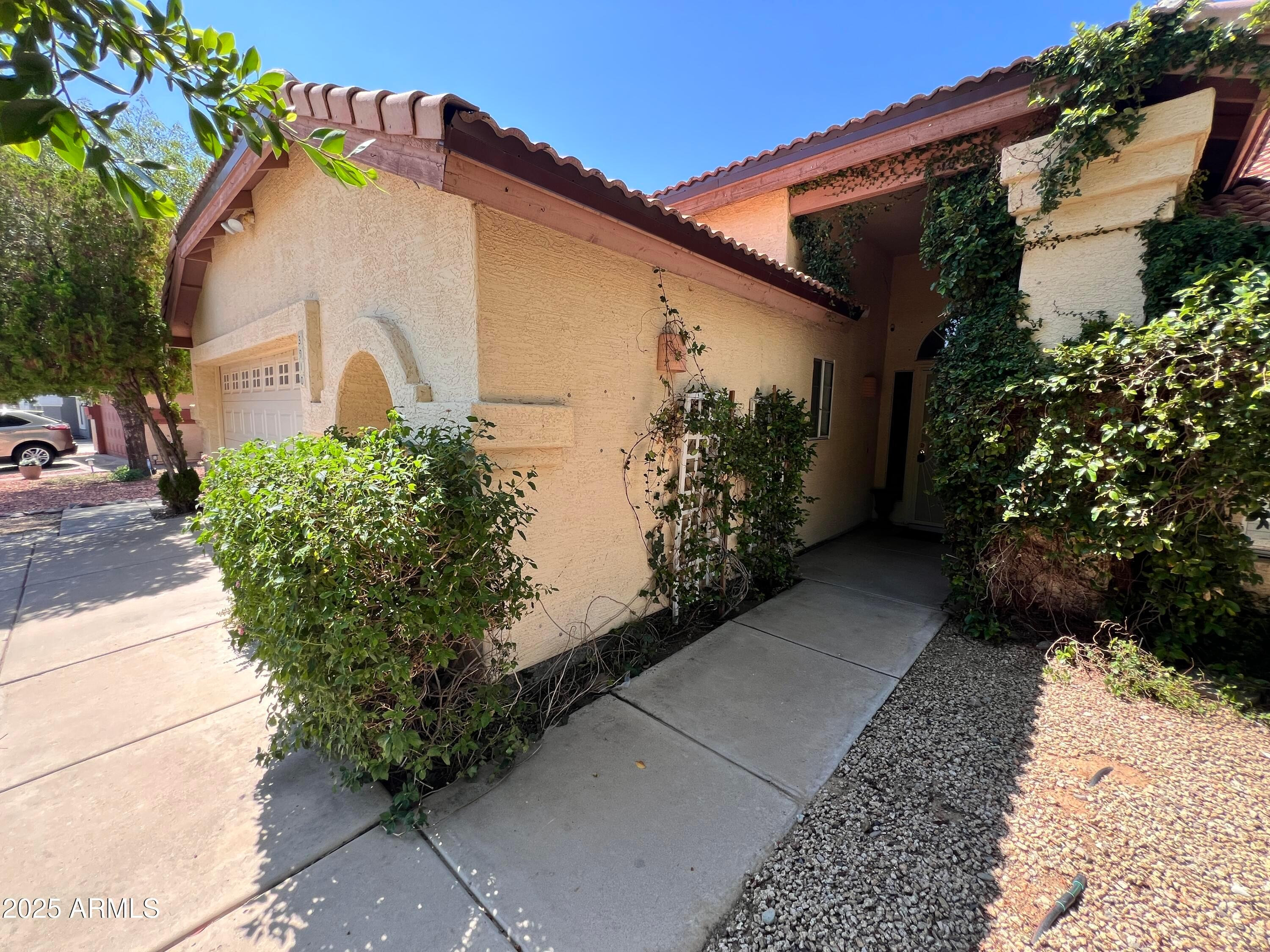 3910 W Soft Wind Drive