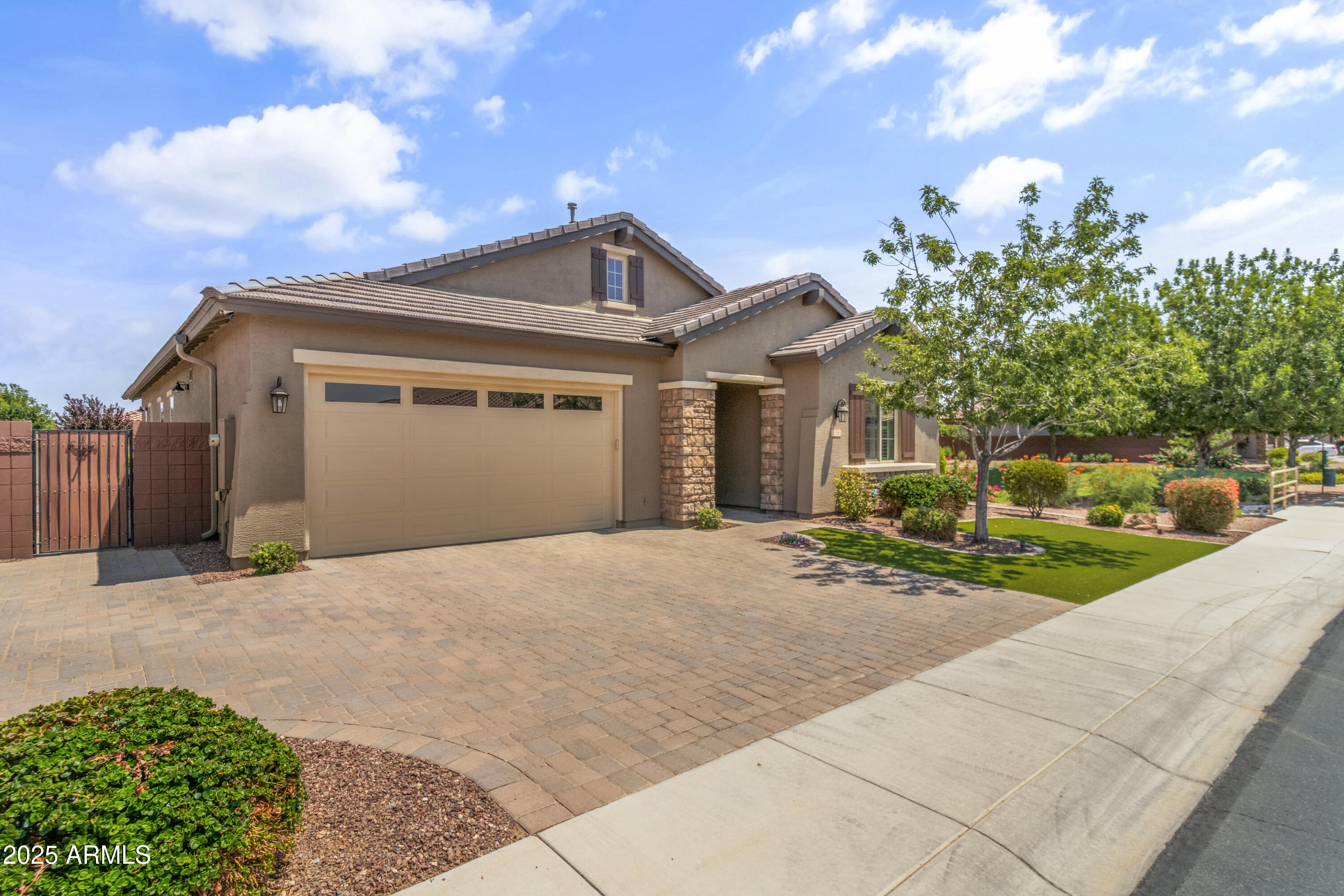 Homes for Sale in Queen Creek Arizona 2 1158 W Beech Tree Avenue