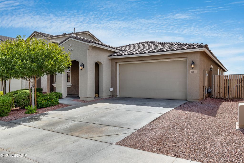 Photo of 19613 W Pinchot Drive, Buckeye, AZ 85396 (MLS # 6926748)