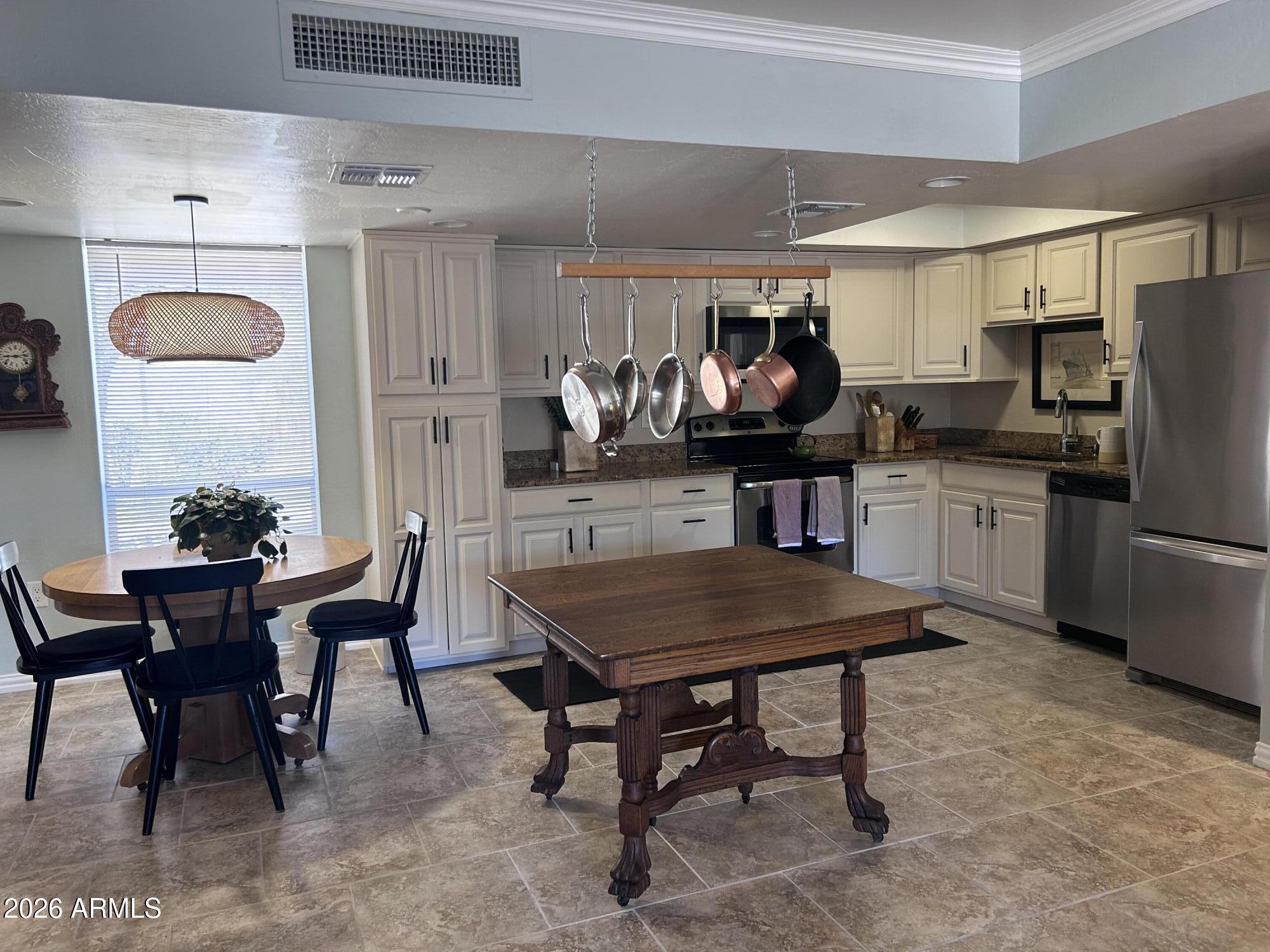 7402 E Carefree Drive 219