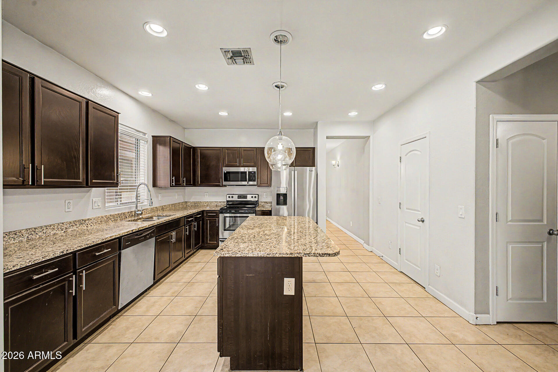 1619 N HILLCREST --