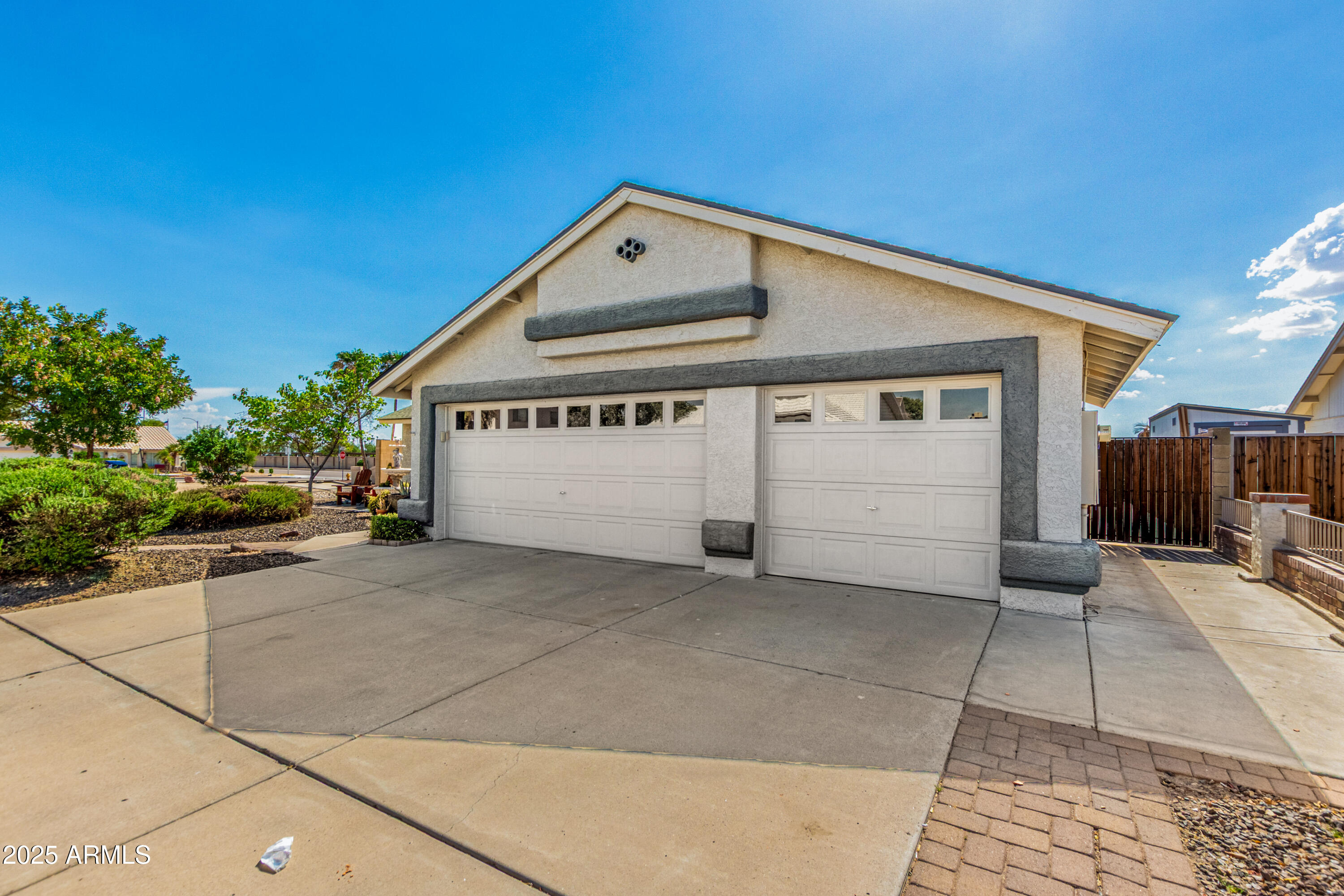 8666 W GREENBRIAN Drive