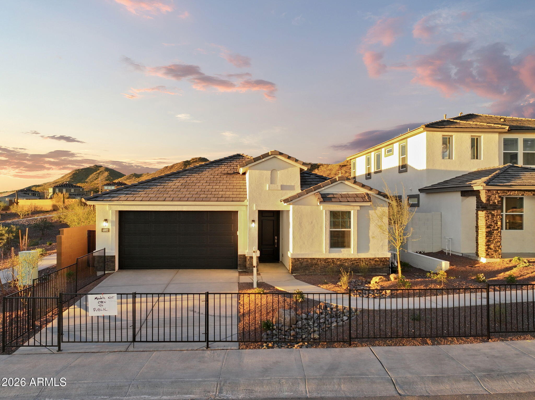 6802 W Spur Drive