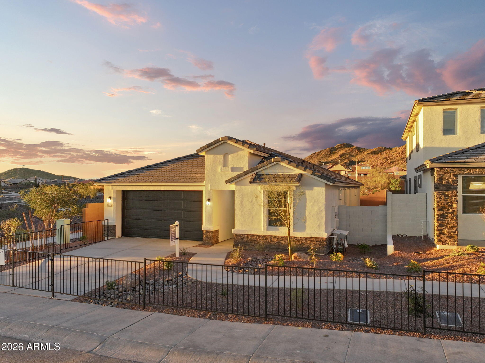 6802 W Spur Drive